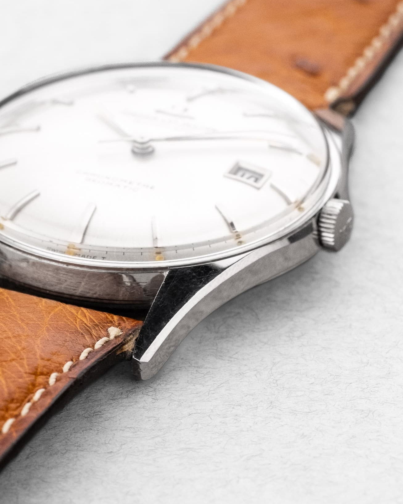 AY2Y-w0 Exceptionnelle Jaeger-LeCoultre Chronomètre Geomatic E399 en acier, circa 1962 – Jamais polie - Feature