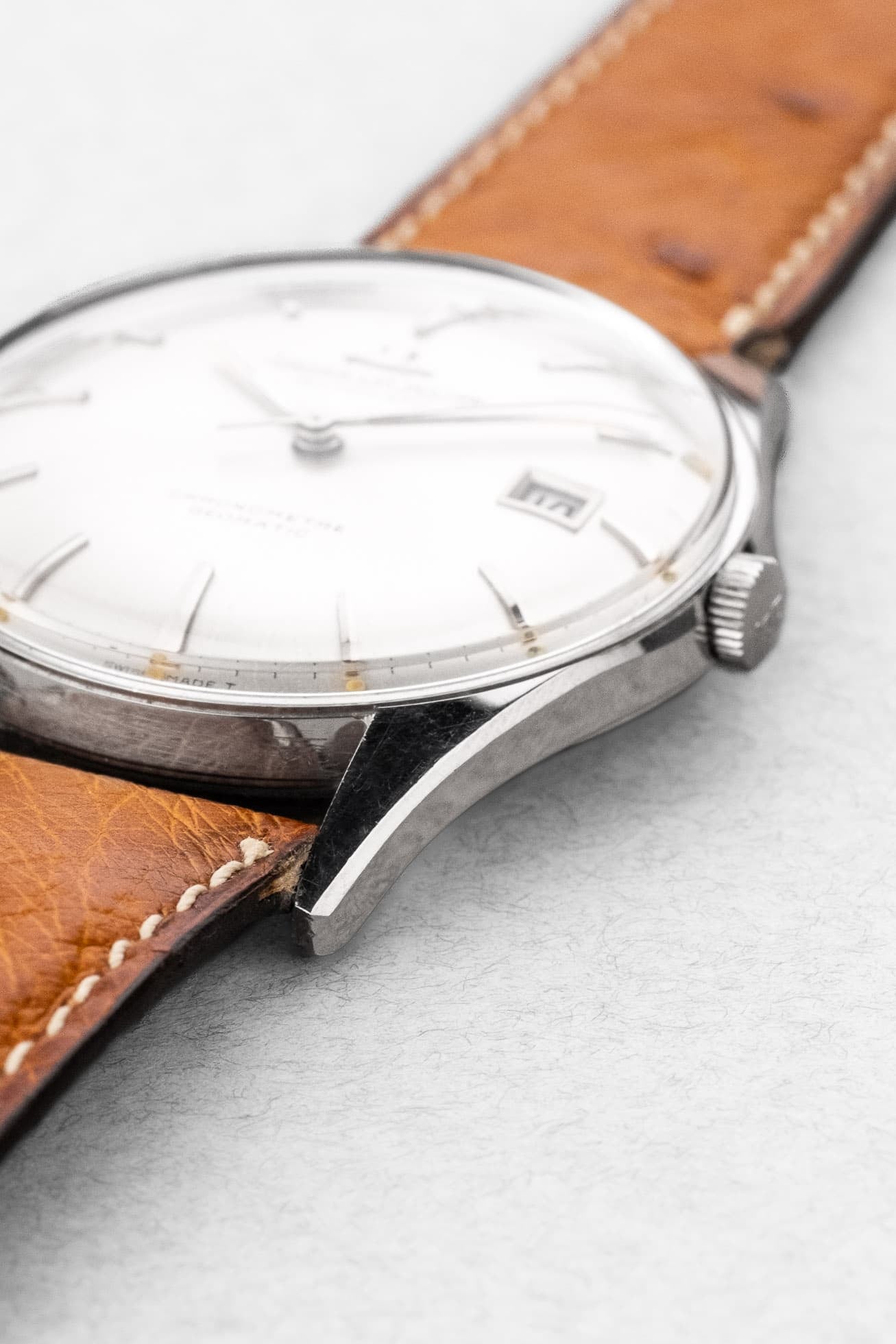 AY2Y-w0 Exceptionnelle Jaeger-LeCoultre Chronomètre Geomatic E399 en acier, circa 1962 – Jamais polie - Feature