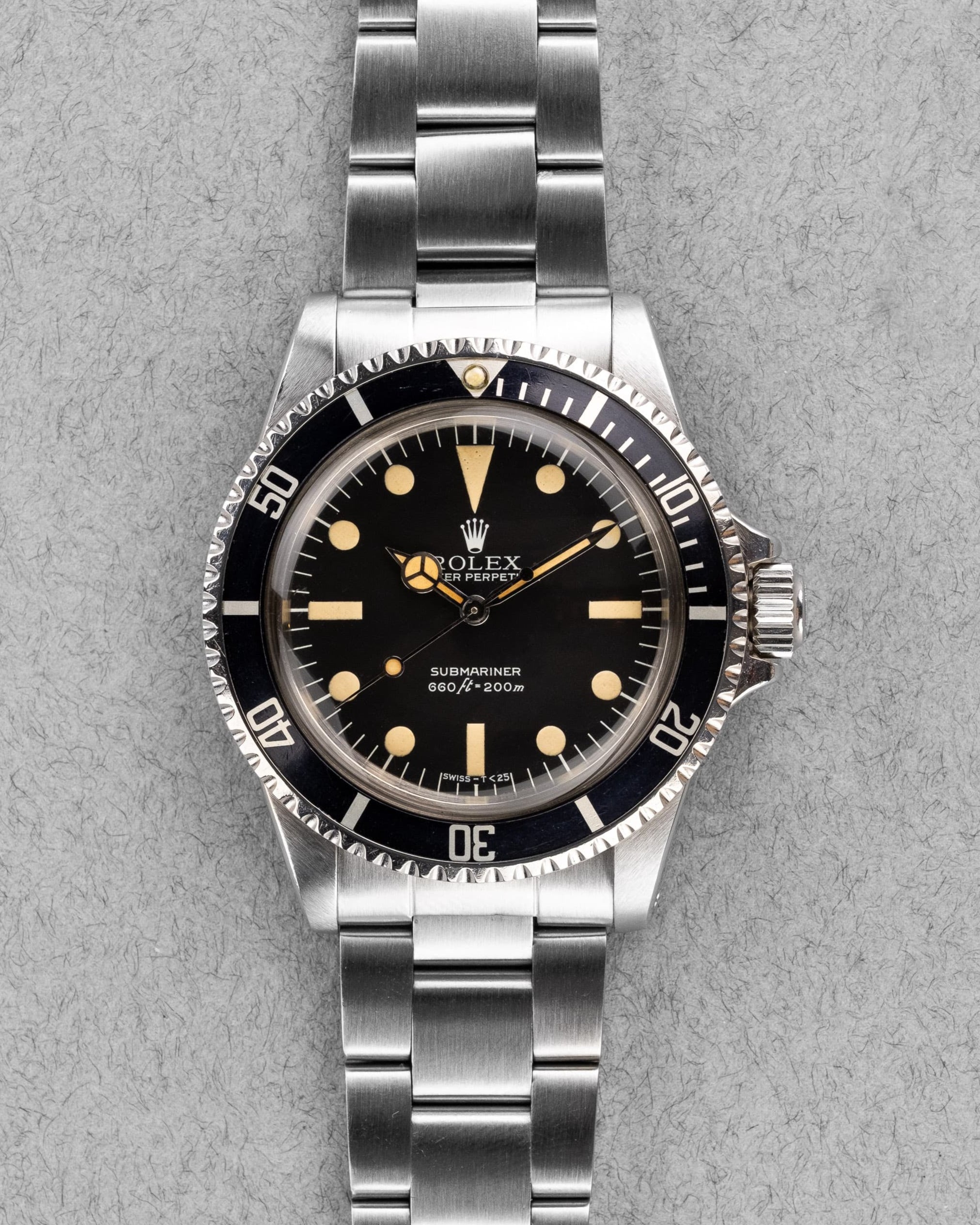BHYE Exceptionnelle Rolex Submariner 5513 « Maxi Mark 3 » de 1979 - Front