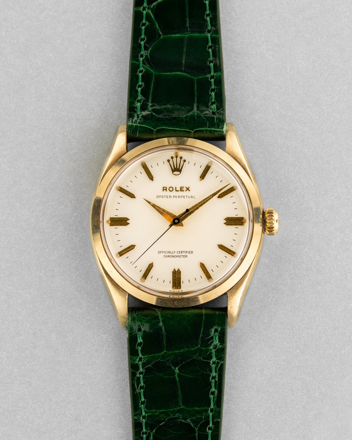 BXFU Rolex Oyster Perpetual réf. 6564 en or jaune de 1955 – OCC, Marché britannique - Front
