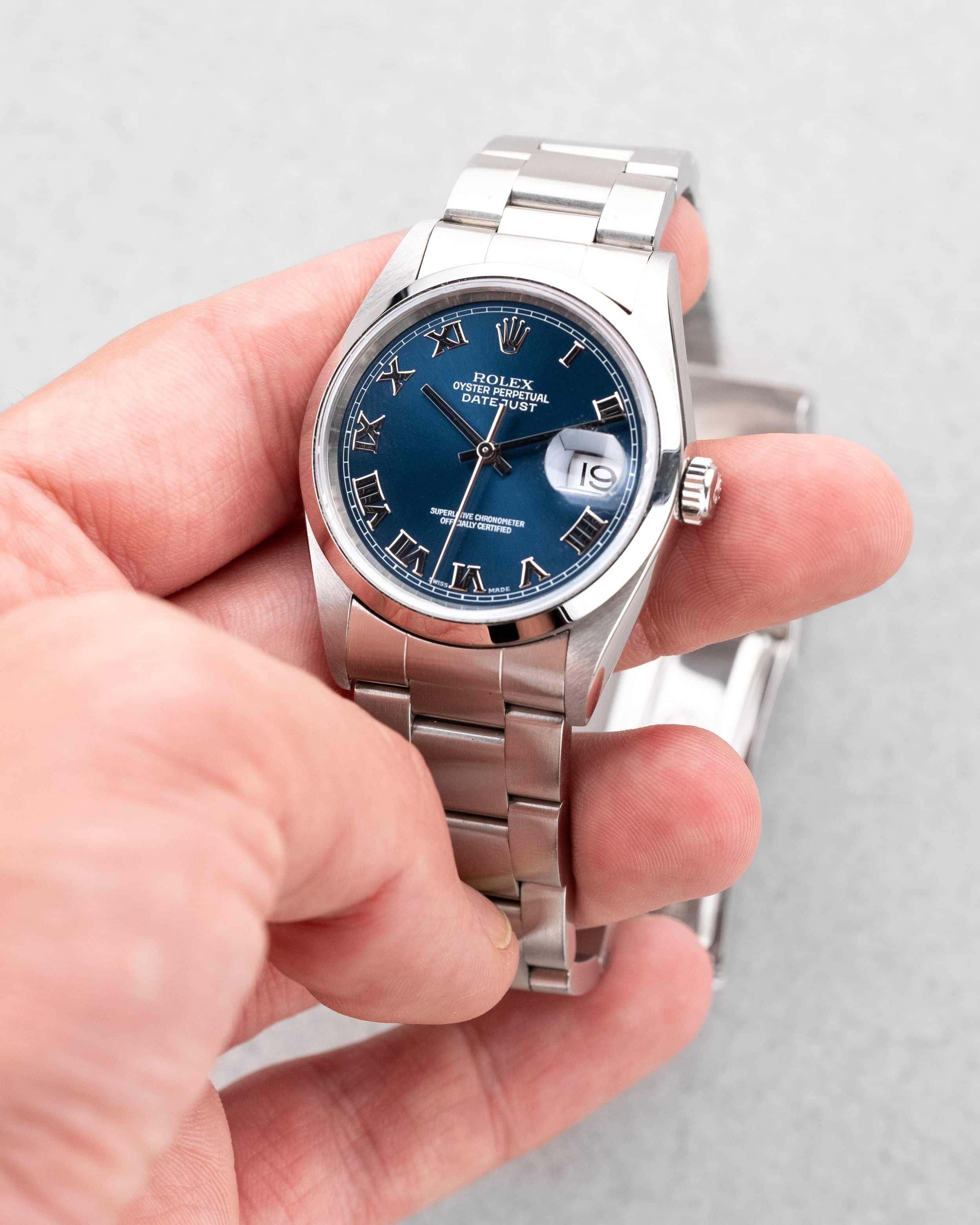 BZFY Rolex Datejust 16200 Bleue de 2002 – Full Set - Wristshot