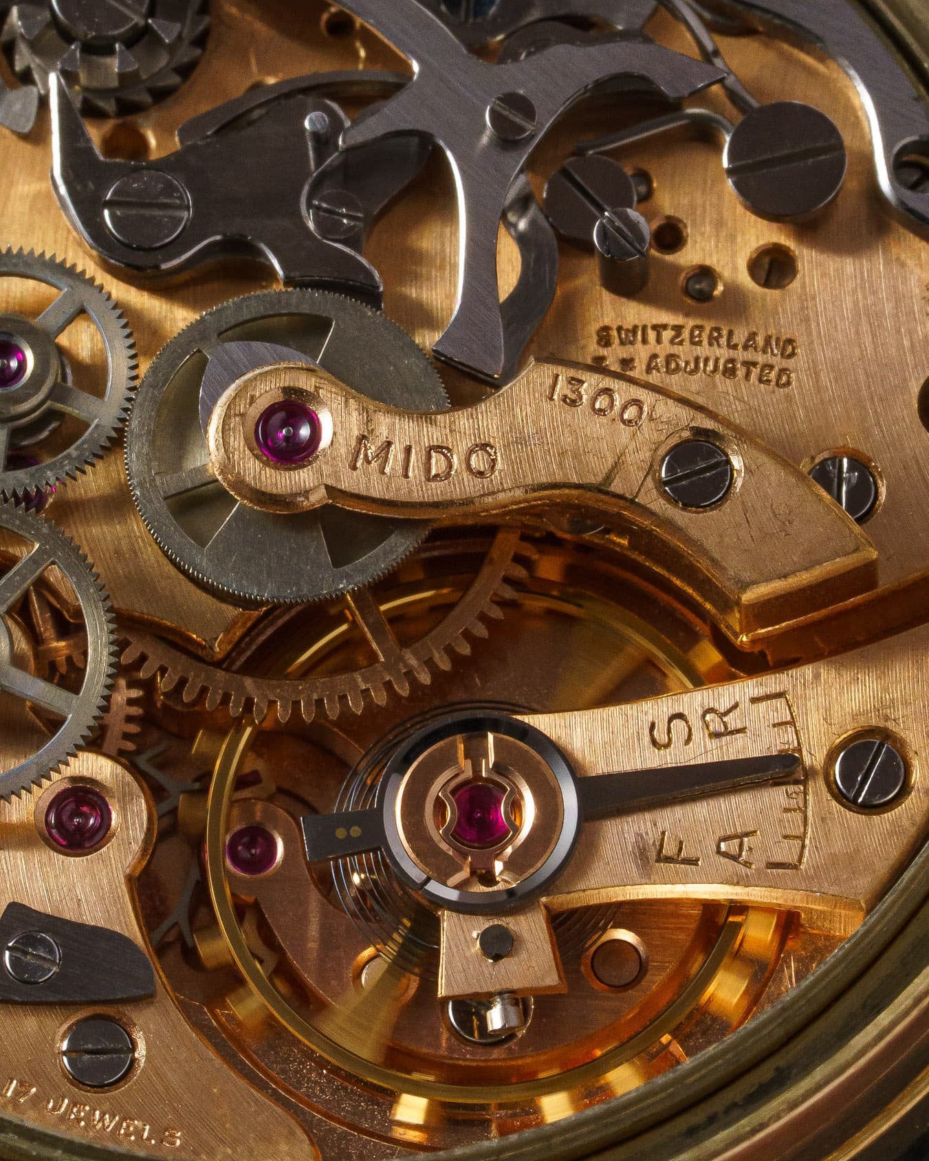 C9AB Rarissime Mido Multi-Centerchrono en or massif 14 carats, circa 1945 - Feature