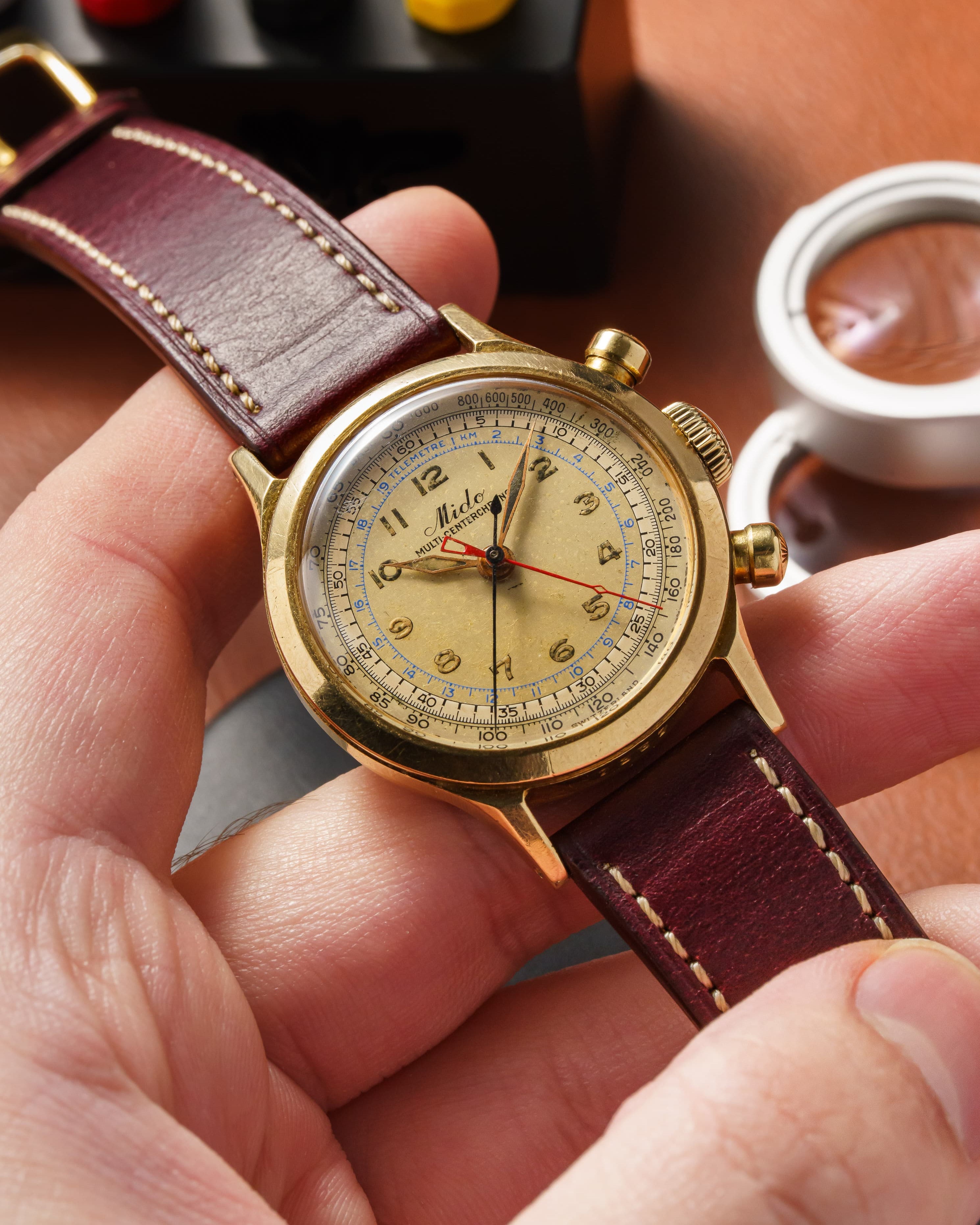 C9AB Rarissime Mido Multi-Centerchrono en or massif 14 carats, circa 1945 - Front