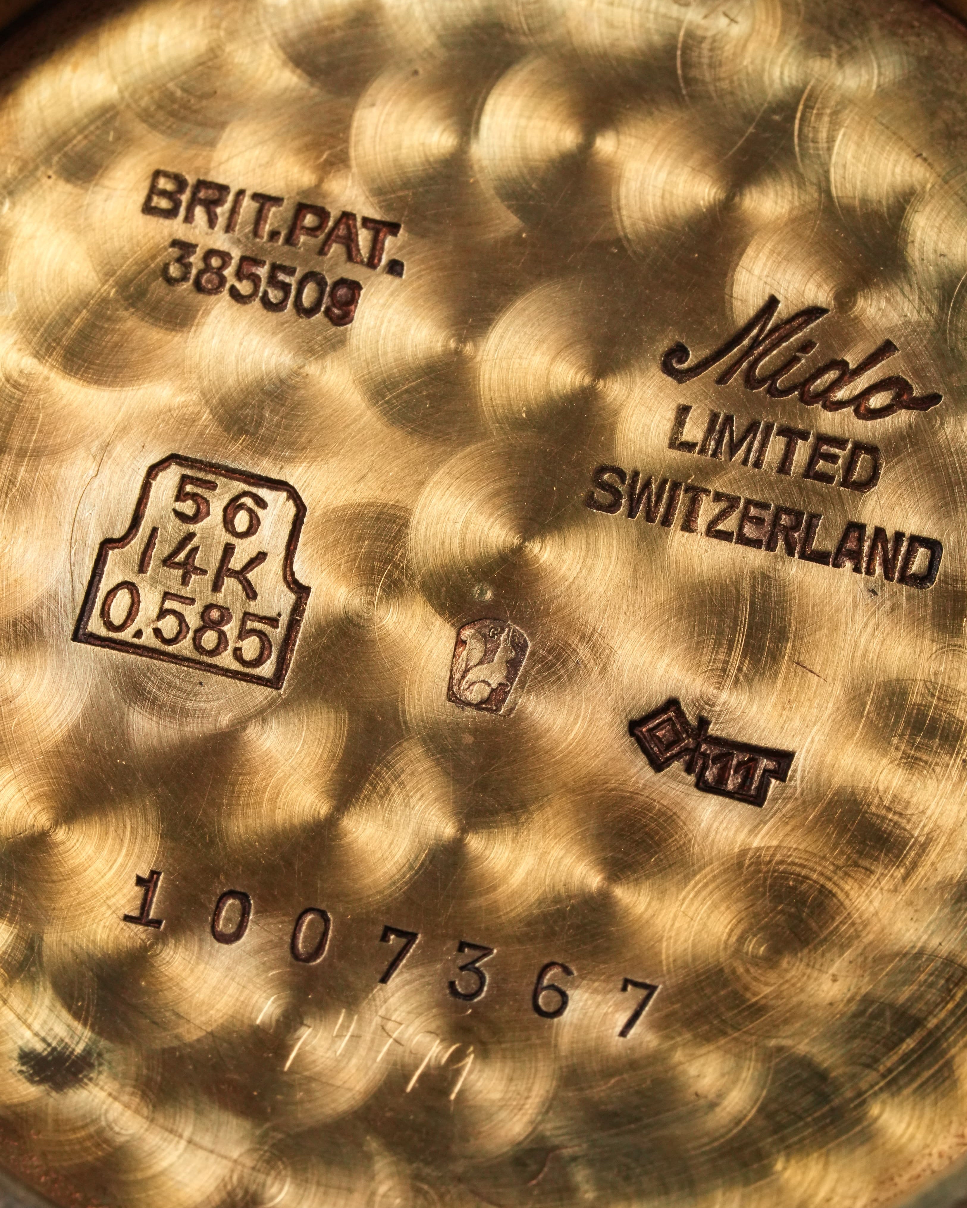 C9AB Rarissime Mido Multi-Centerchrono en or massif 14 carats, circa 1945 - Hallmark