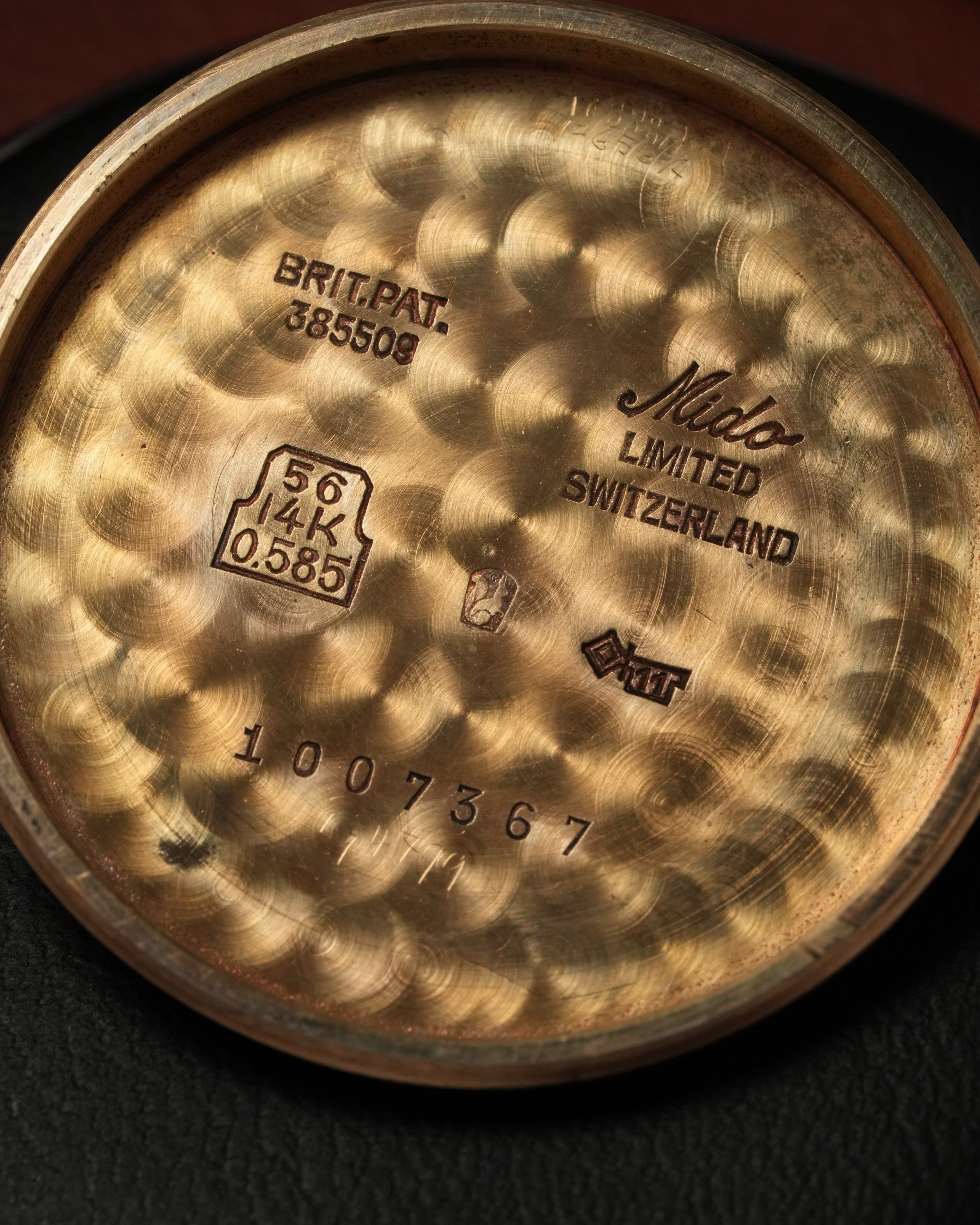 C9AB Rarissime Mido Multi-Centerchrono en or massif 14 carats, circa 1945 - Inside case back