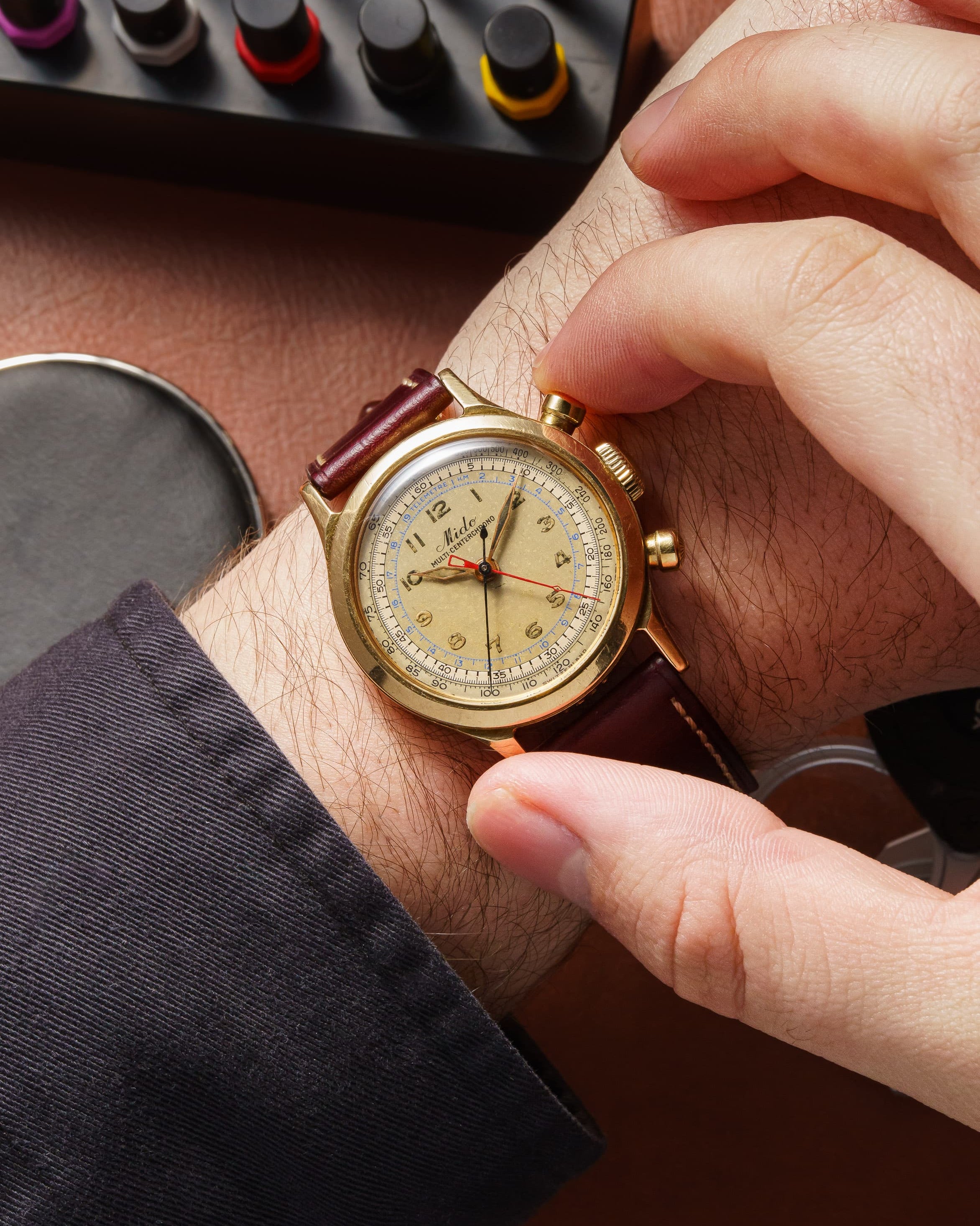 C9AB Rarissime Mido Multi-Centerchrono en or massif 14 carats, circa 1945 - Overview