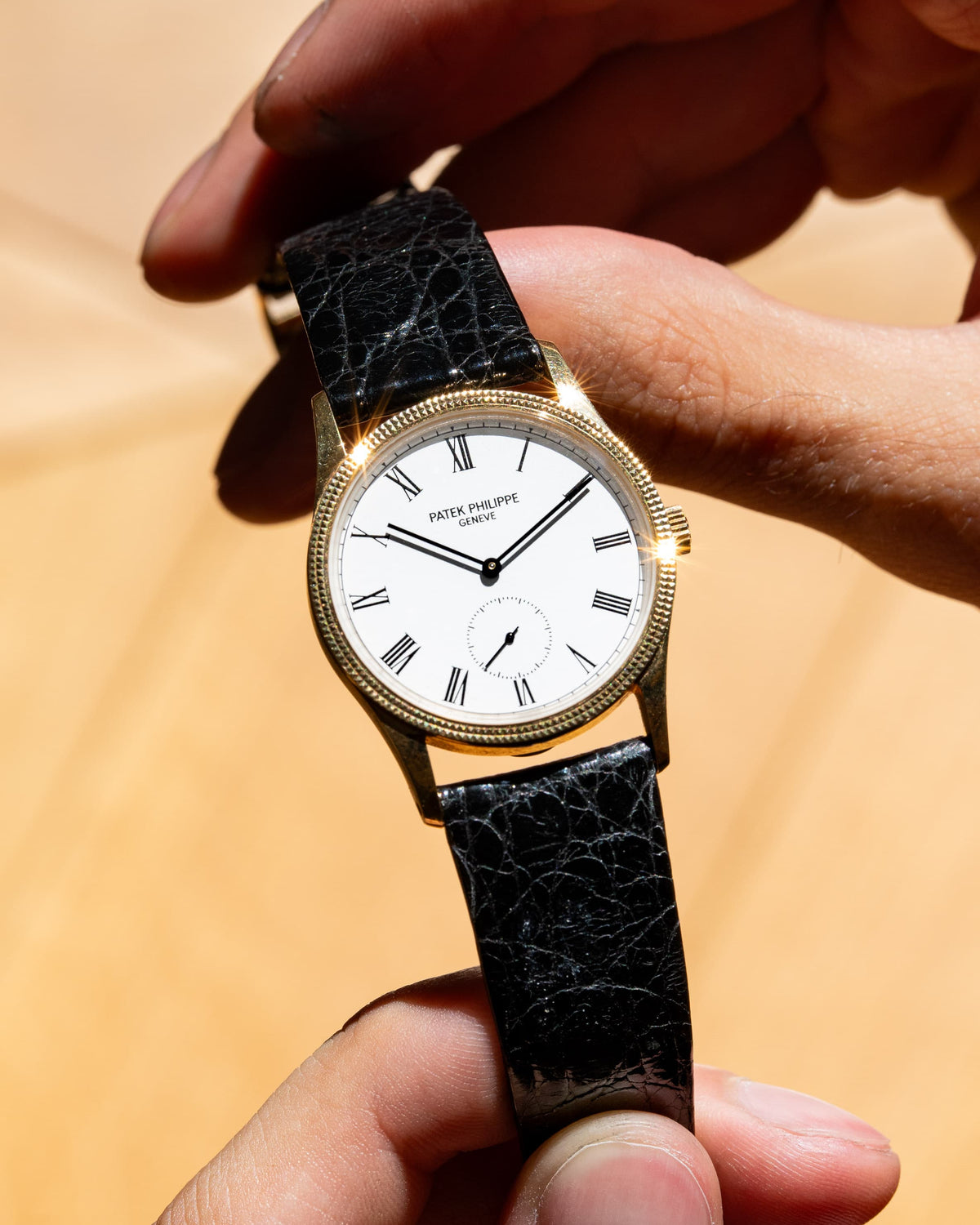 CPCQ Patek Philippe Calatrava réf. 3796D « Clous de Paris » en or jaune, circa 1993 – Parfait état - Lifestyle