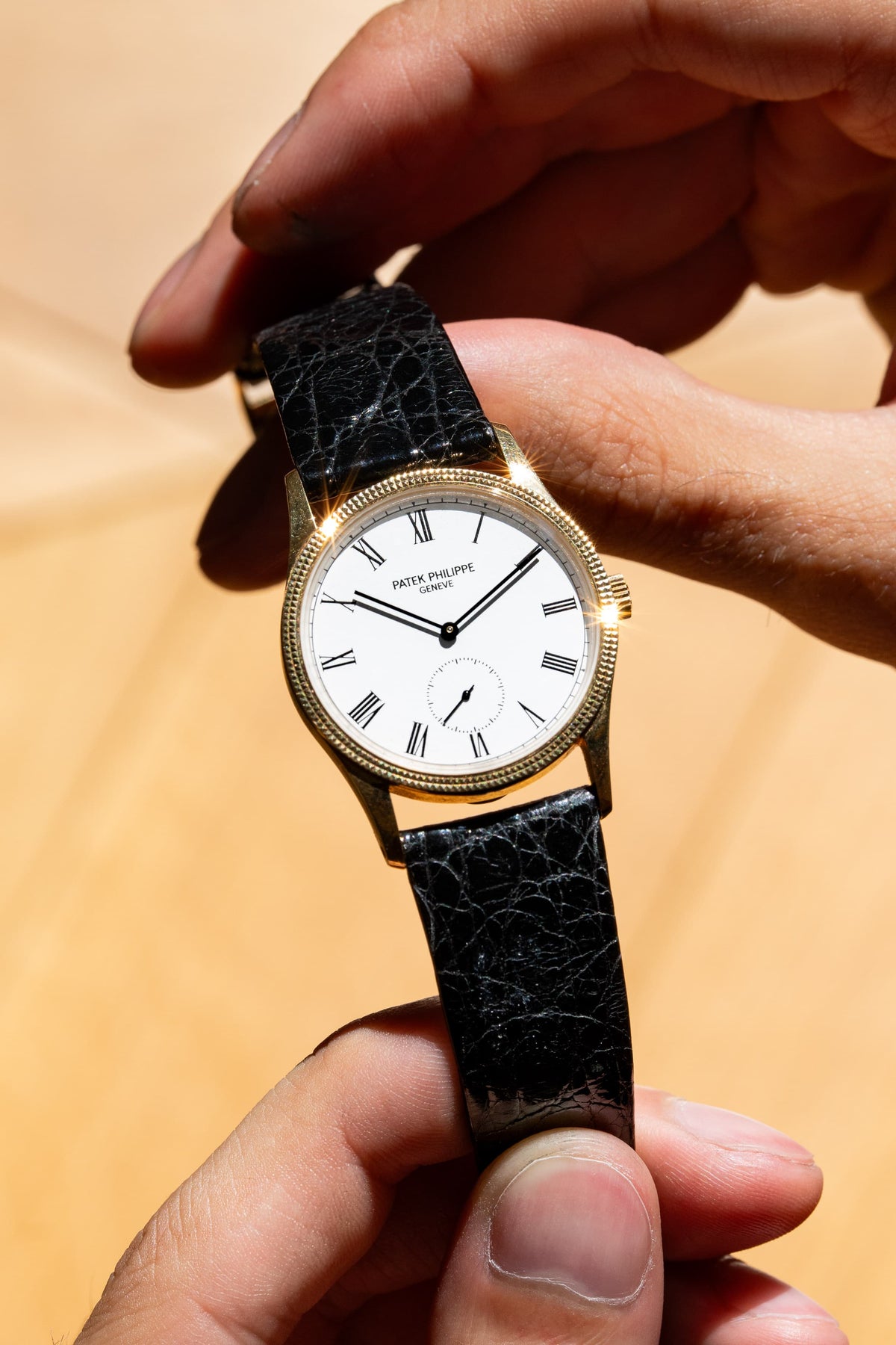 CPCQ Patek Philippe Calatrava ref. 3796D «Clous de Paris» من الذهب الأصفر، حوالي عام 1993 – حالة مثالية - Lifestyle