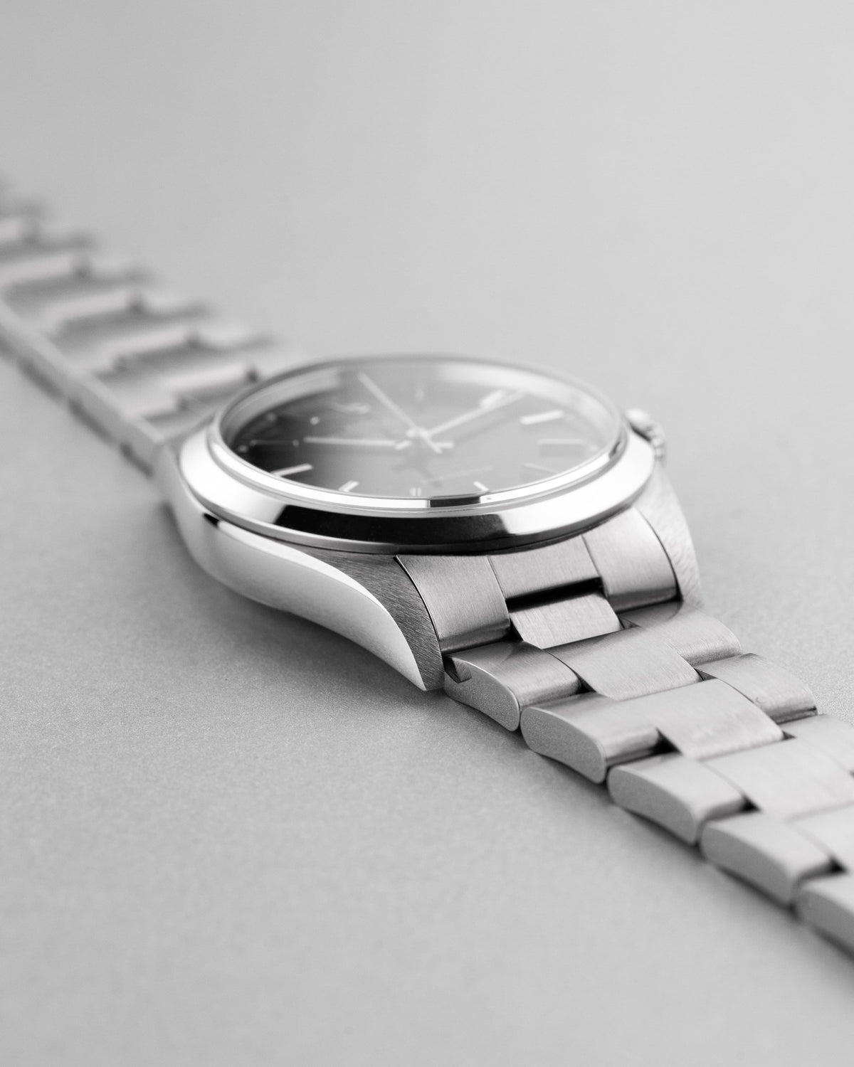 CYXZ Rolex Air-King réf. 14000M de 2005 – Cadran noir - Left side