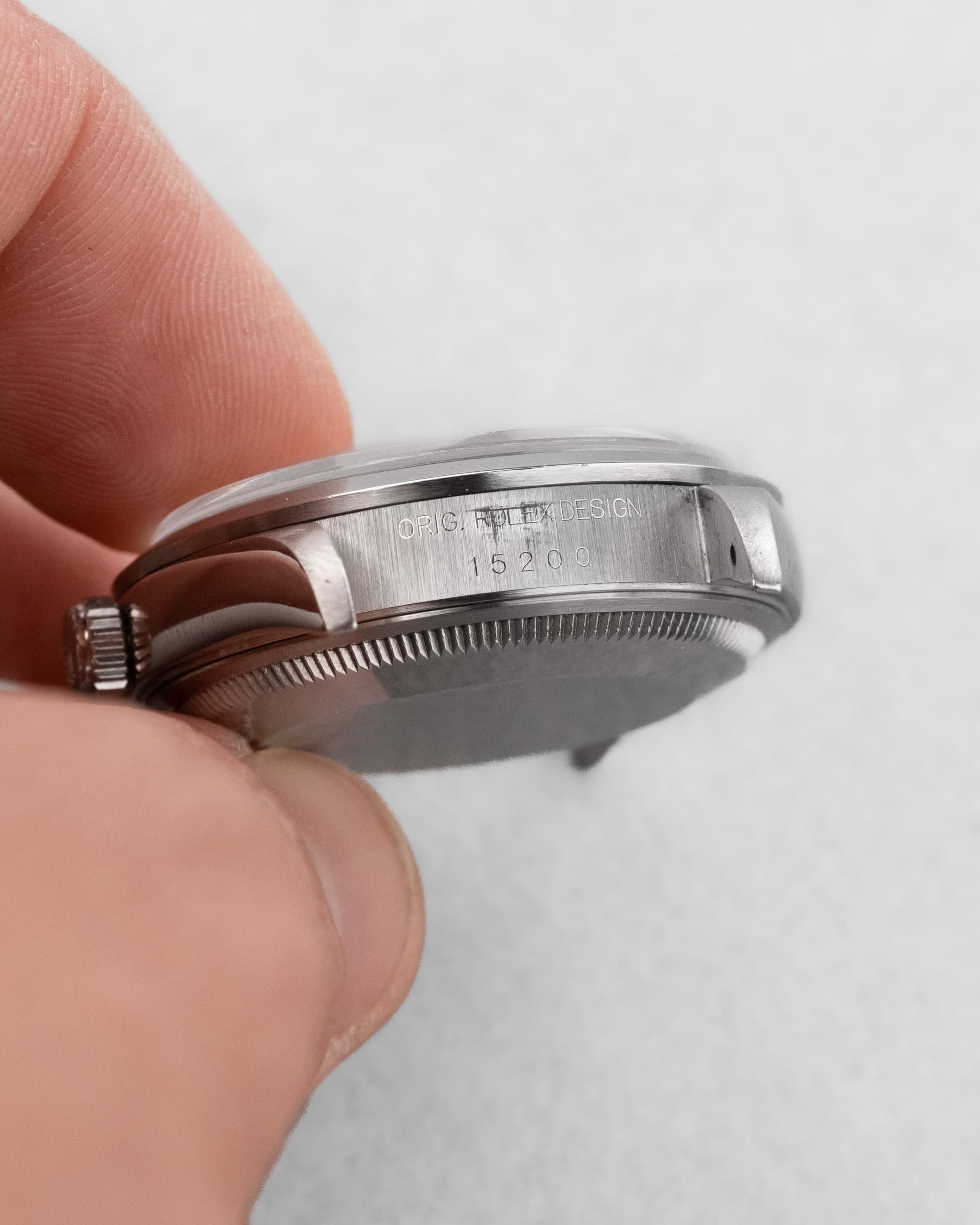 D5XS Rolex Oyster Perpetual Date réf. 15200 de 2000 – Cadran « Silver » - Lugs - Reference