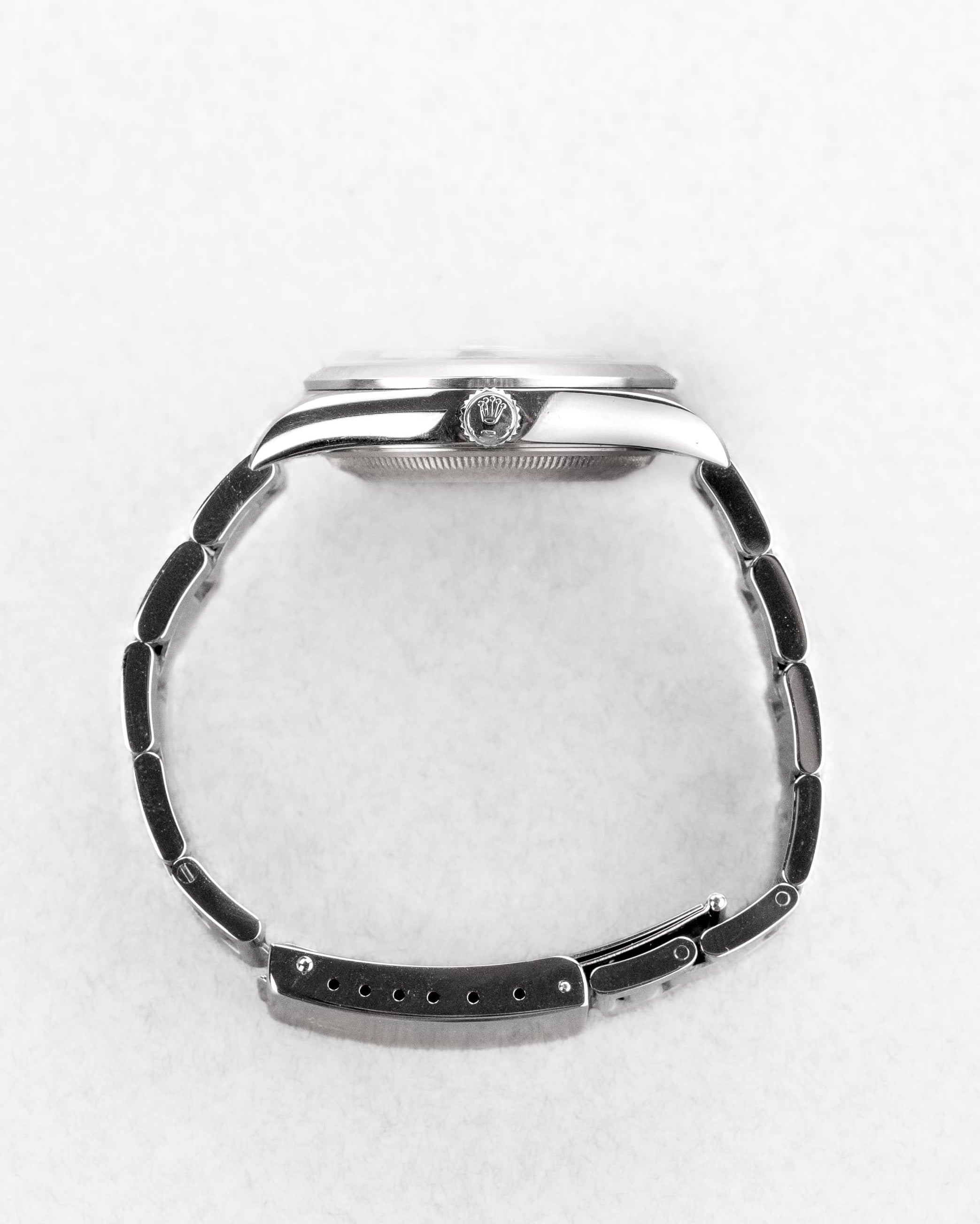 D5XS Rolex Oyster Perpetual Date réf. 15200 de 2000 – Cadran « Silver » - Right side