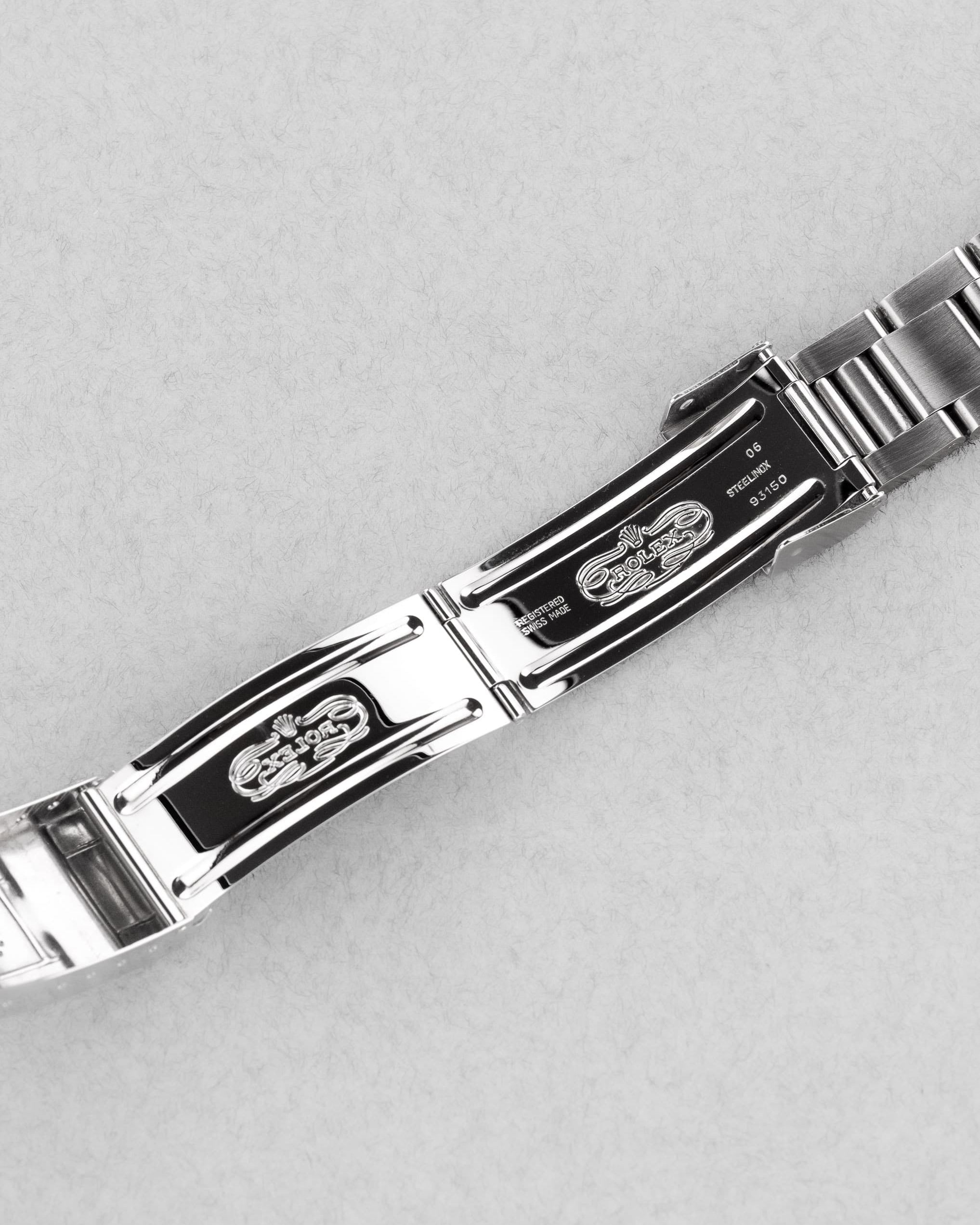 D81H-1H Rolex Submariner Date 16610 de 1989-1990 – Garantie d'origine, Excellent état et Patine tritium chaleureuse - Buckle Inside