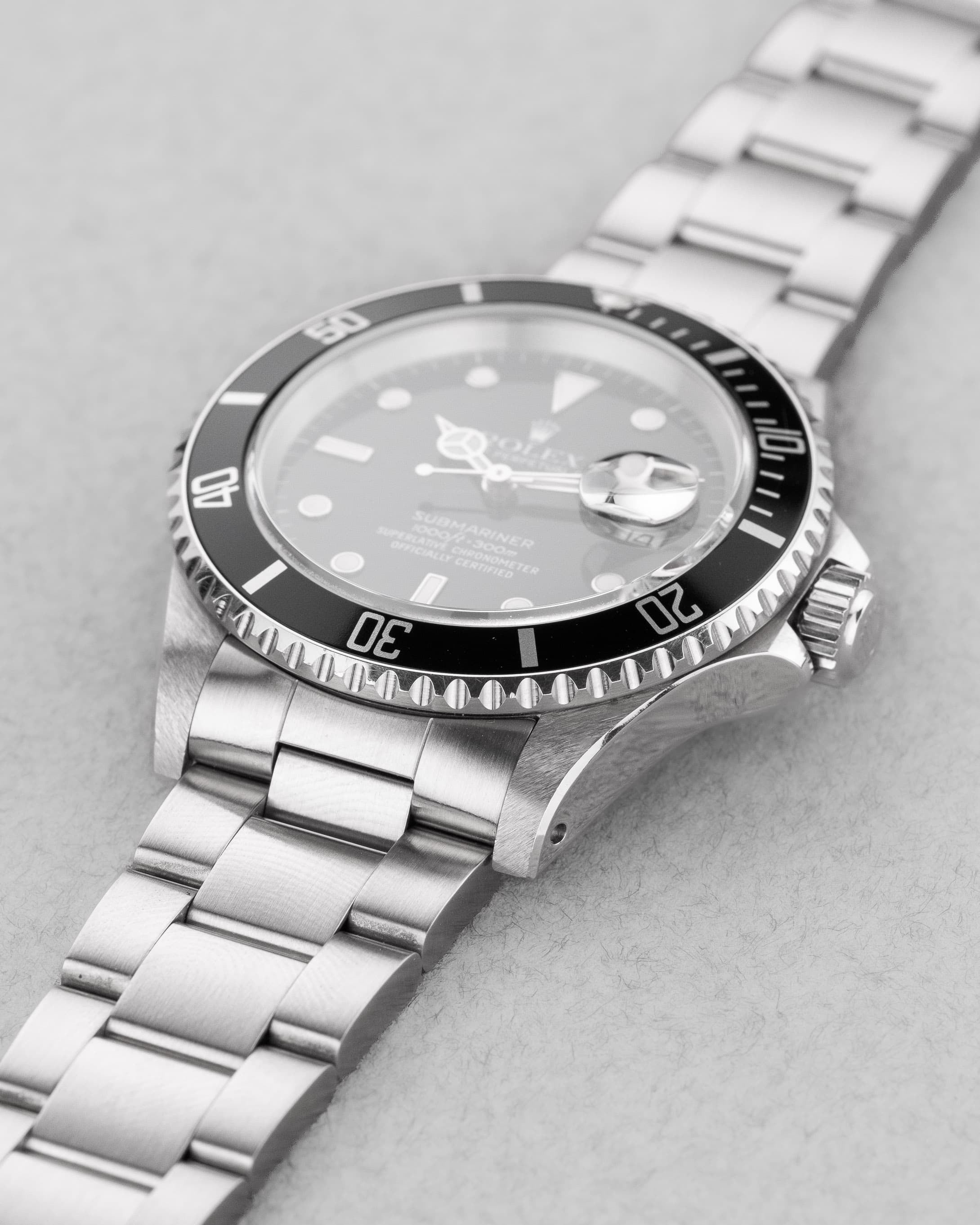 D81H-OZ Rolex Submariner Date 16610 de 1989-1990 – Garantie d'origine, Excellent état et Patine tritium chaleureuse - Feature