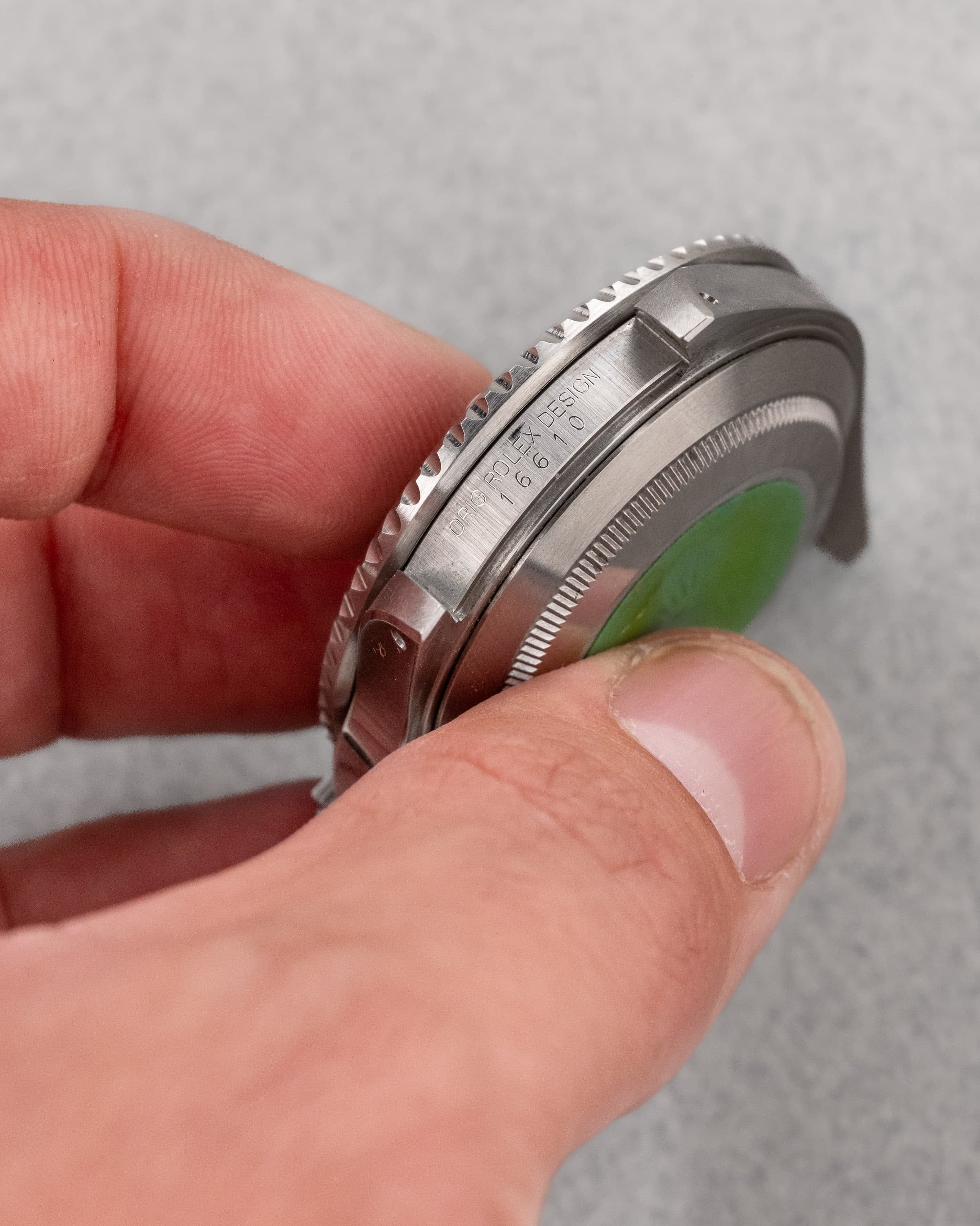 D81H-id Rolex Submariner Date 16610 de 1989-1990 – Garantie d'origine, Excellent état et Patine tritium chaleureuse - Lugs - Reference