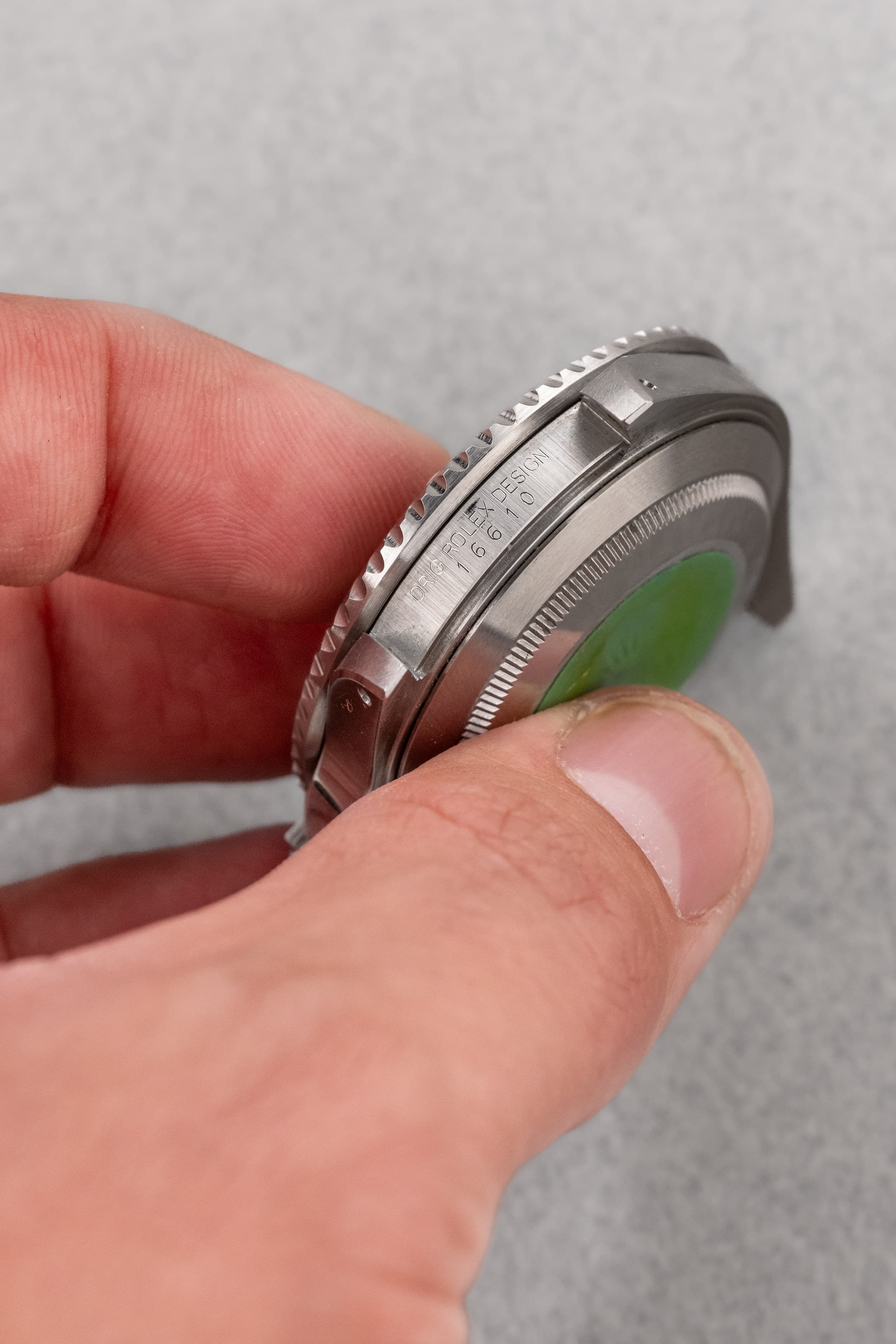 D81H-id Rolex Submariner Date 16610 de 1989-1990 – Garantie d'origine, Excellent état et Patine tritium chaleureuse - Lugs - Reference