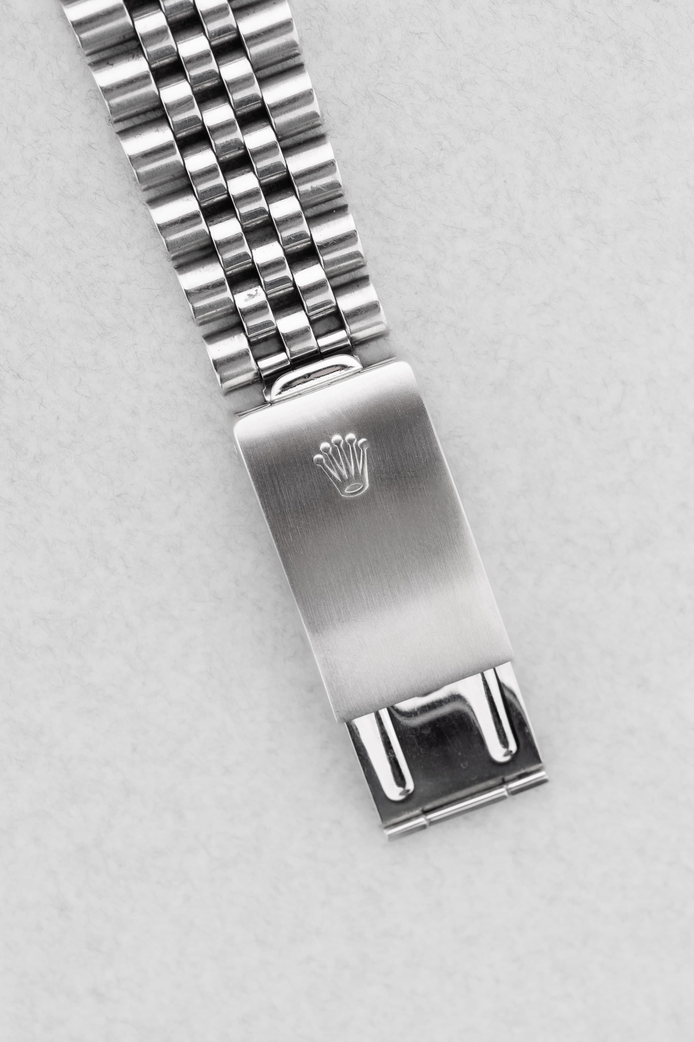 DFDK Rolex Datejust réf. 16234 de 2000 – Cadran « Silver Roman No Lume » - Buckle Outside