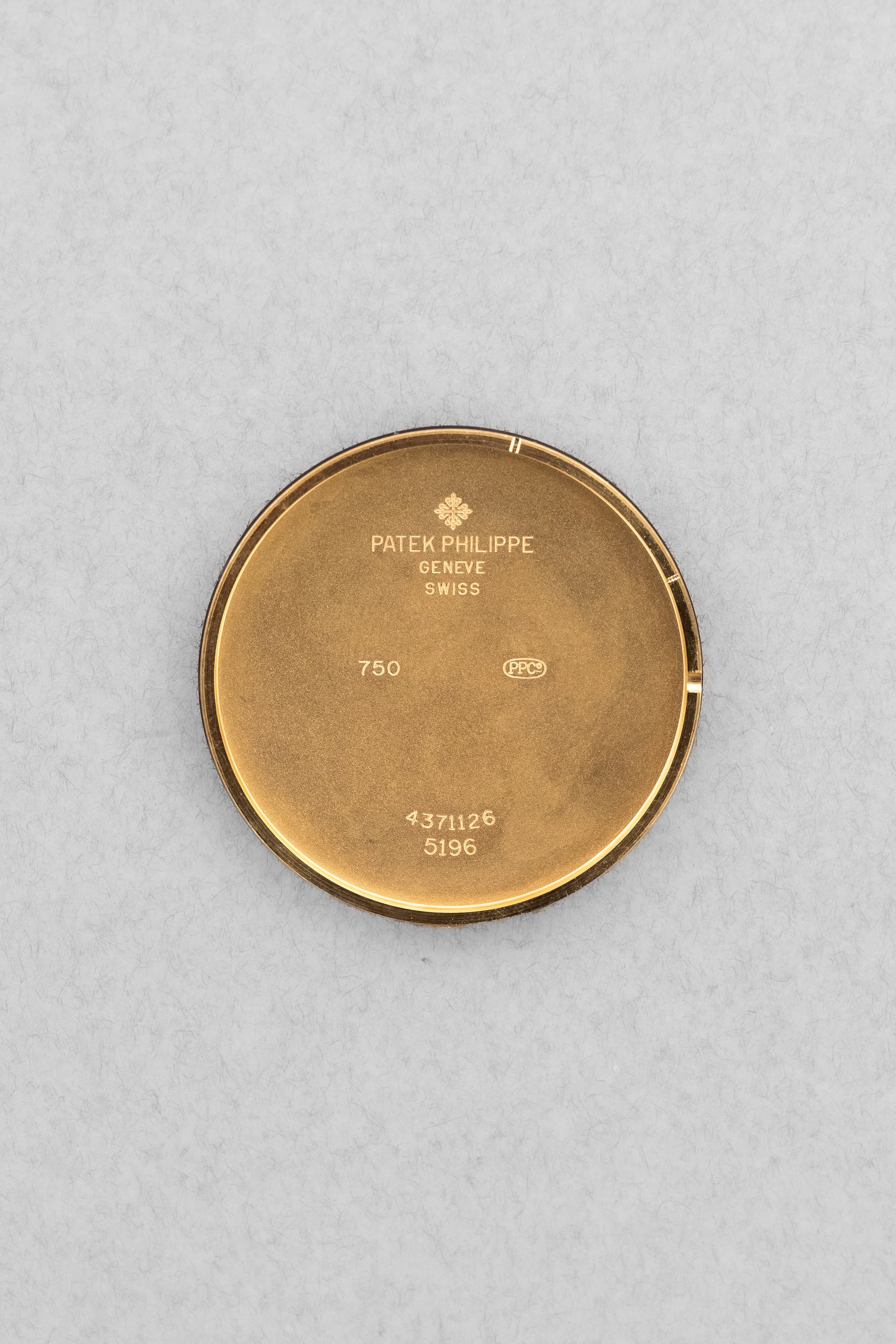 EBRH Élégante Patek Philippe Calatrava en or jaune, réf. 5196J de 2005-2006 – Parfait état - Inside case back