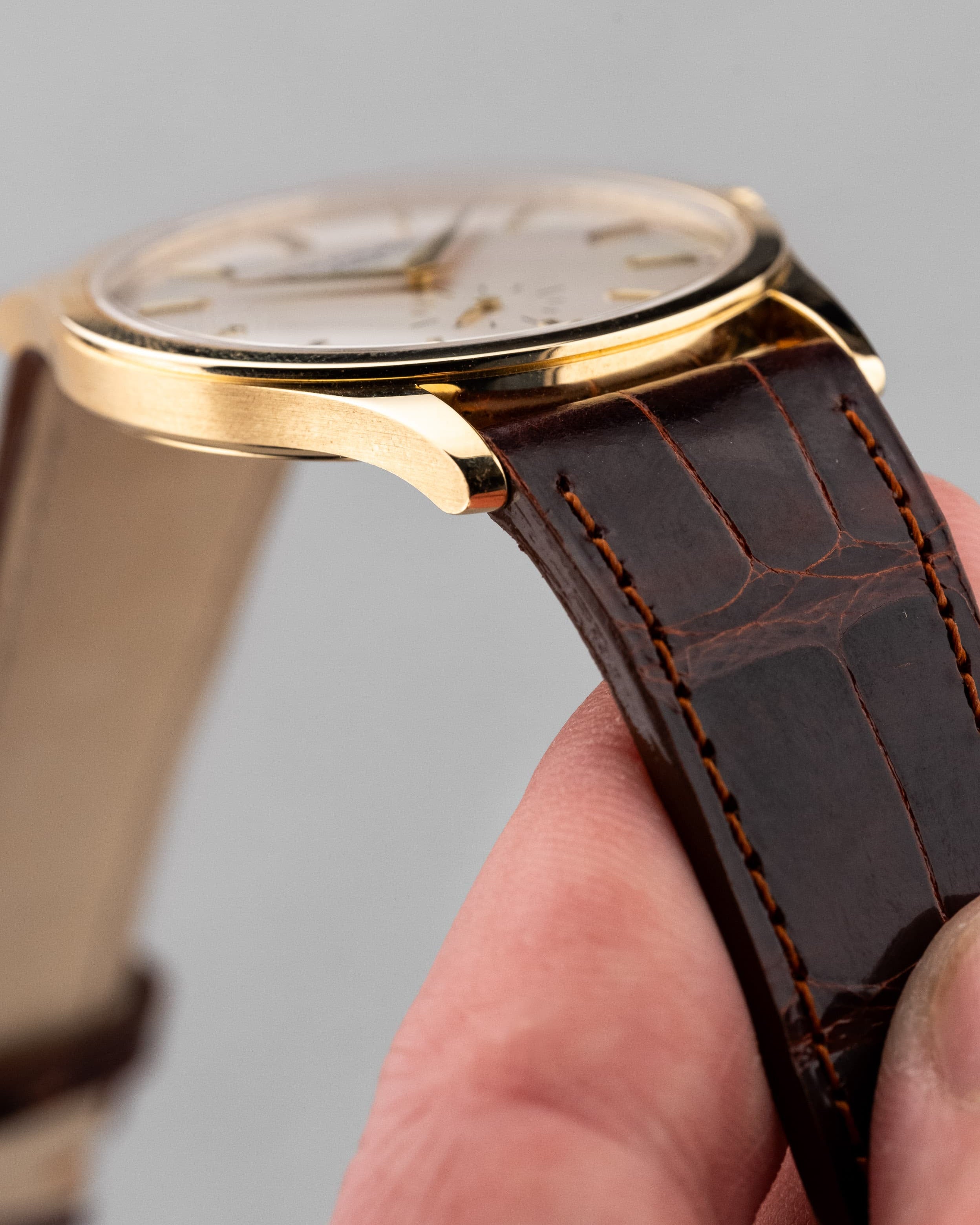 EBRH Élégante Patek Philippe Calatrava en or jaune, réf. 5196J de 2005-2006 – Parfait état - Left side