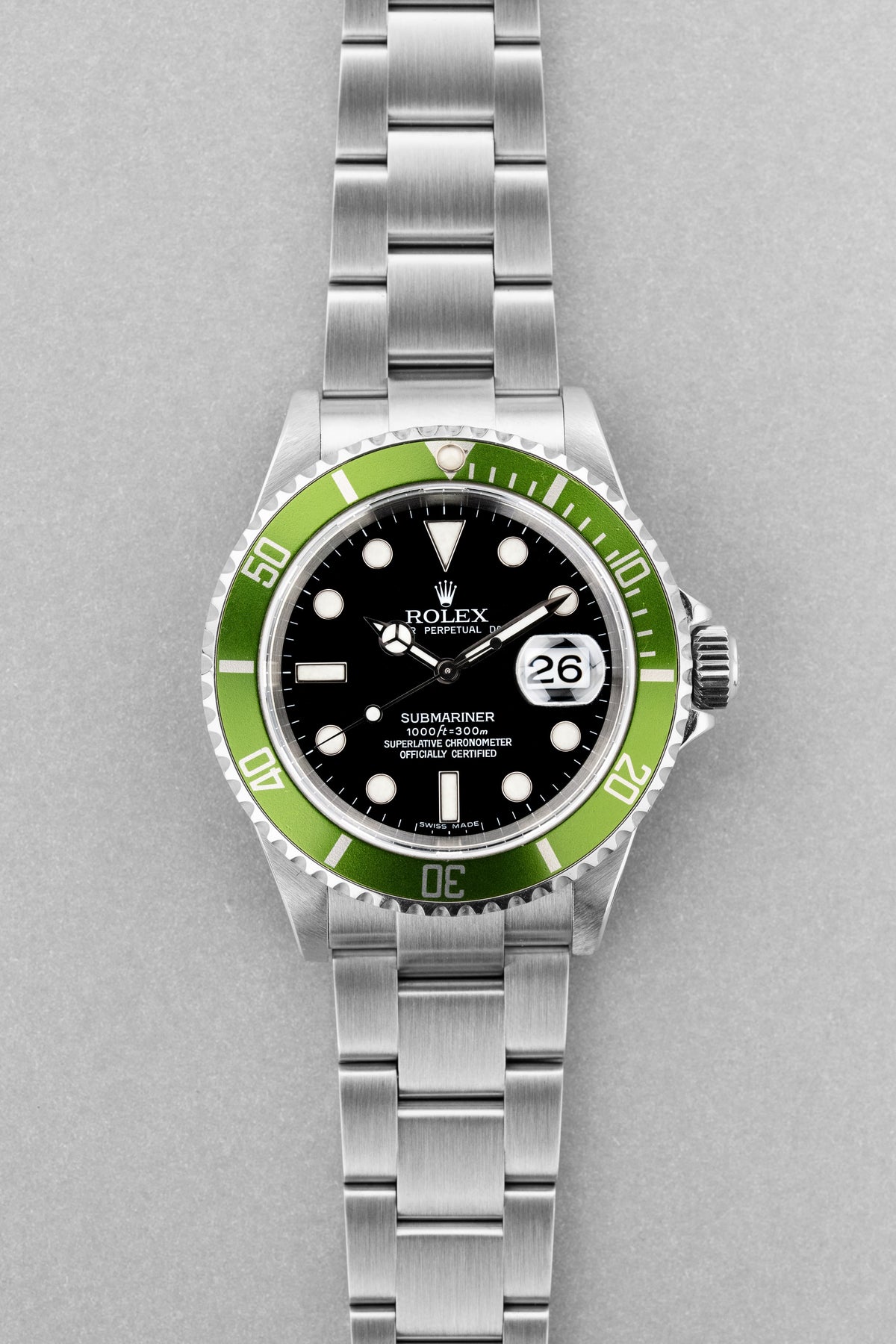 EK3V Rolex Submariner Date ref. 16610LV「Kermit」、2006年製 – 「Lime」インサート + Mark III 文字盤 - 正面