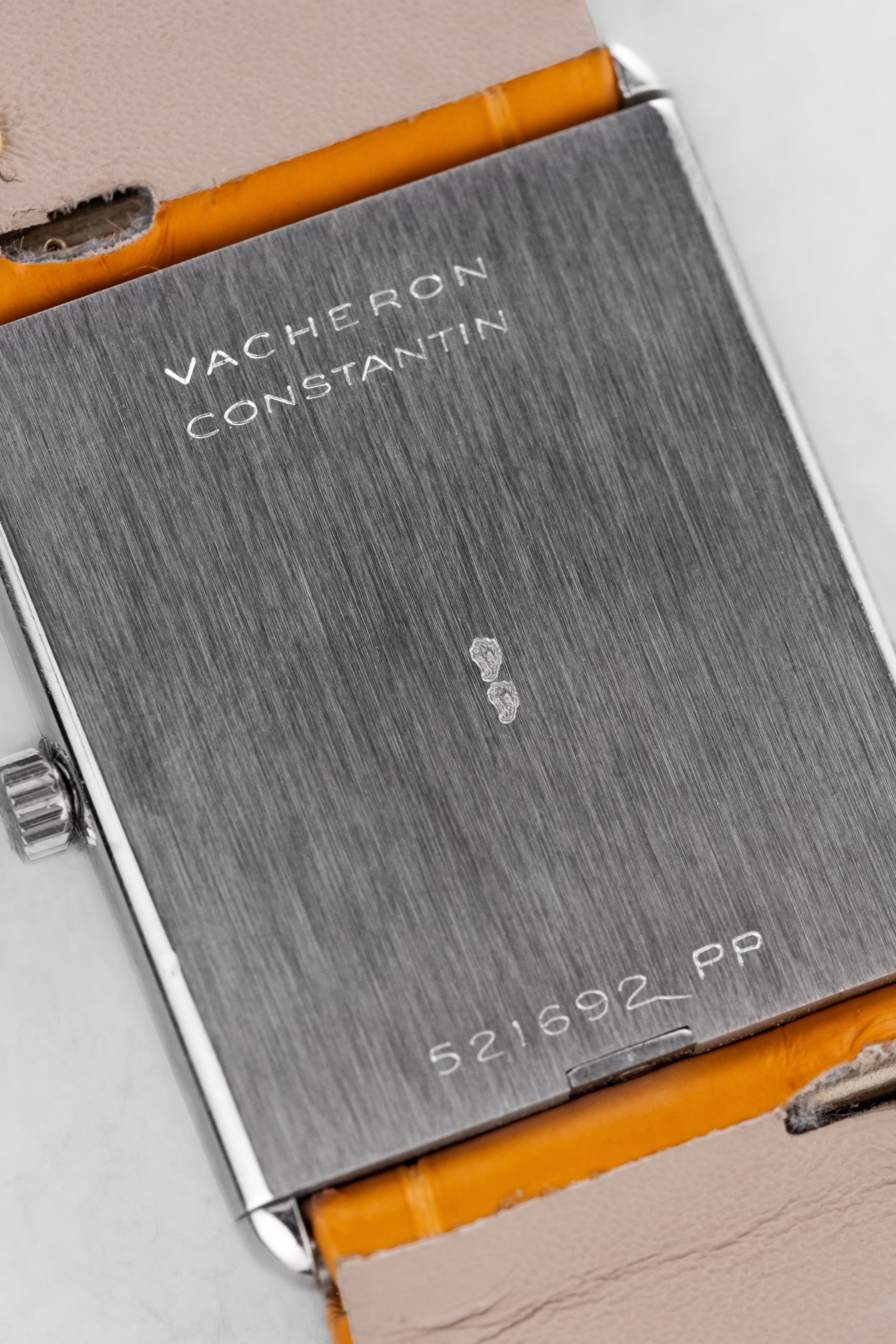 EPPE Superbe Vacheron Constantin « Tank » Lapis Lazuli en or blanc, calibre 1003 Extra-Plat, circa 1975 - Back