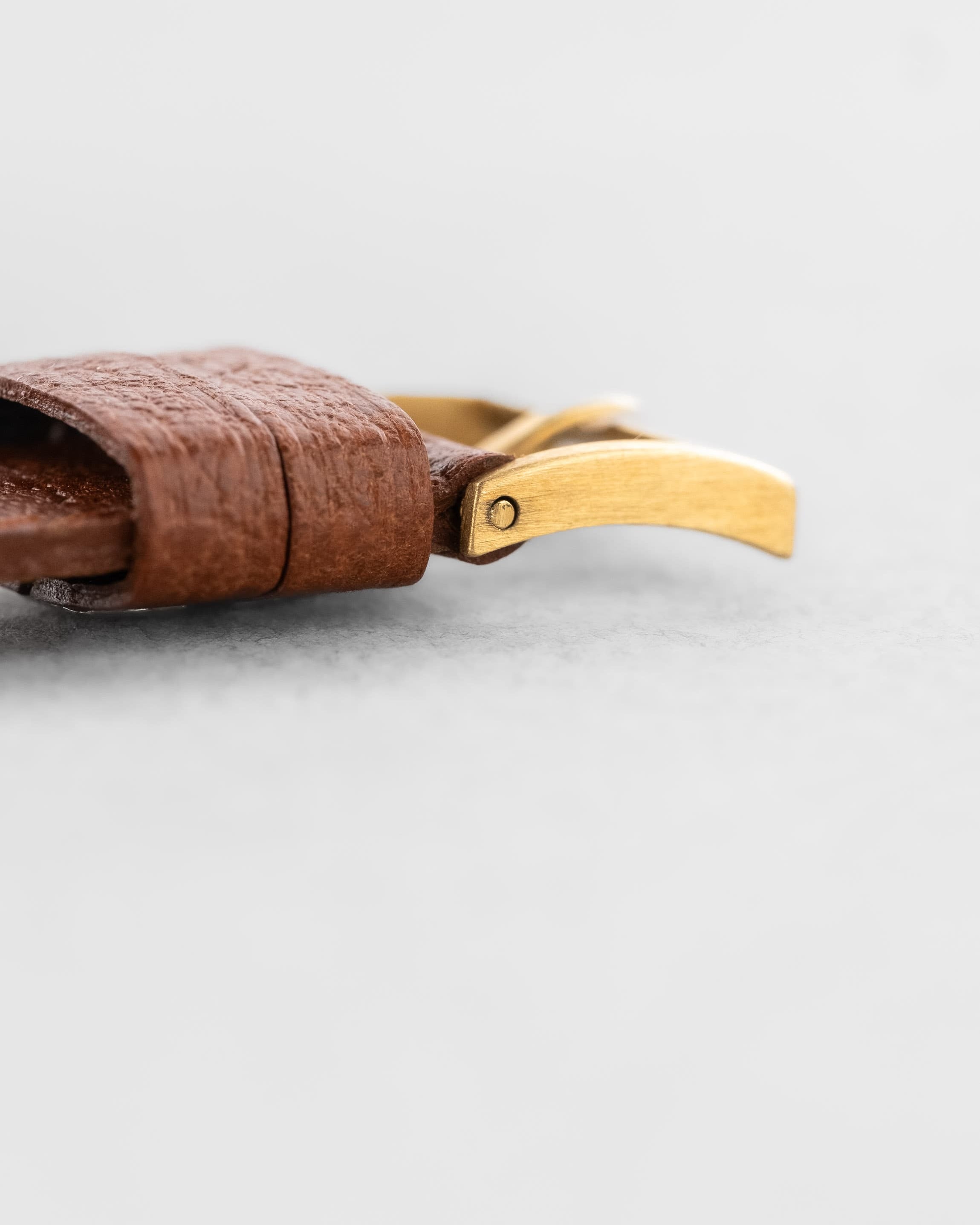 FDV3-DE Vacheron Constantin Automatique Extra-Plate « Patrimony/Calatrava » réf. 7409 en or jaune, circa 1970 – N.O.S. - Buckle Outside