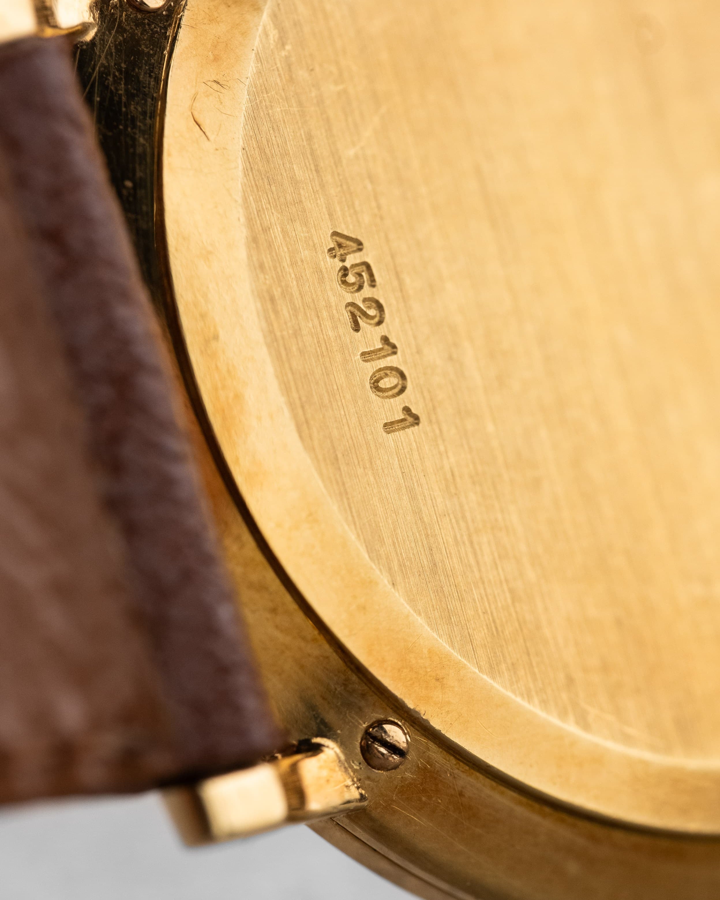 FDV3-OC Vacheron Constantin Automatique Extra-Plate « Patrimony/Calatrava » réf. 7409 en or jaune, circa 1970 – N.O.S. - Lugs - Serial