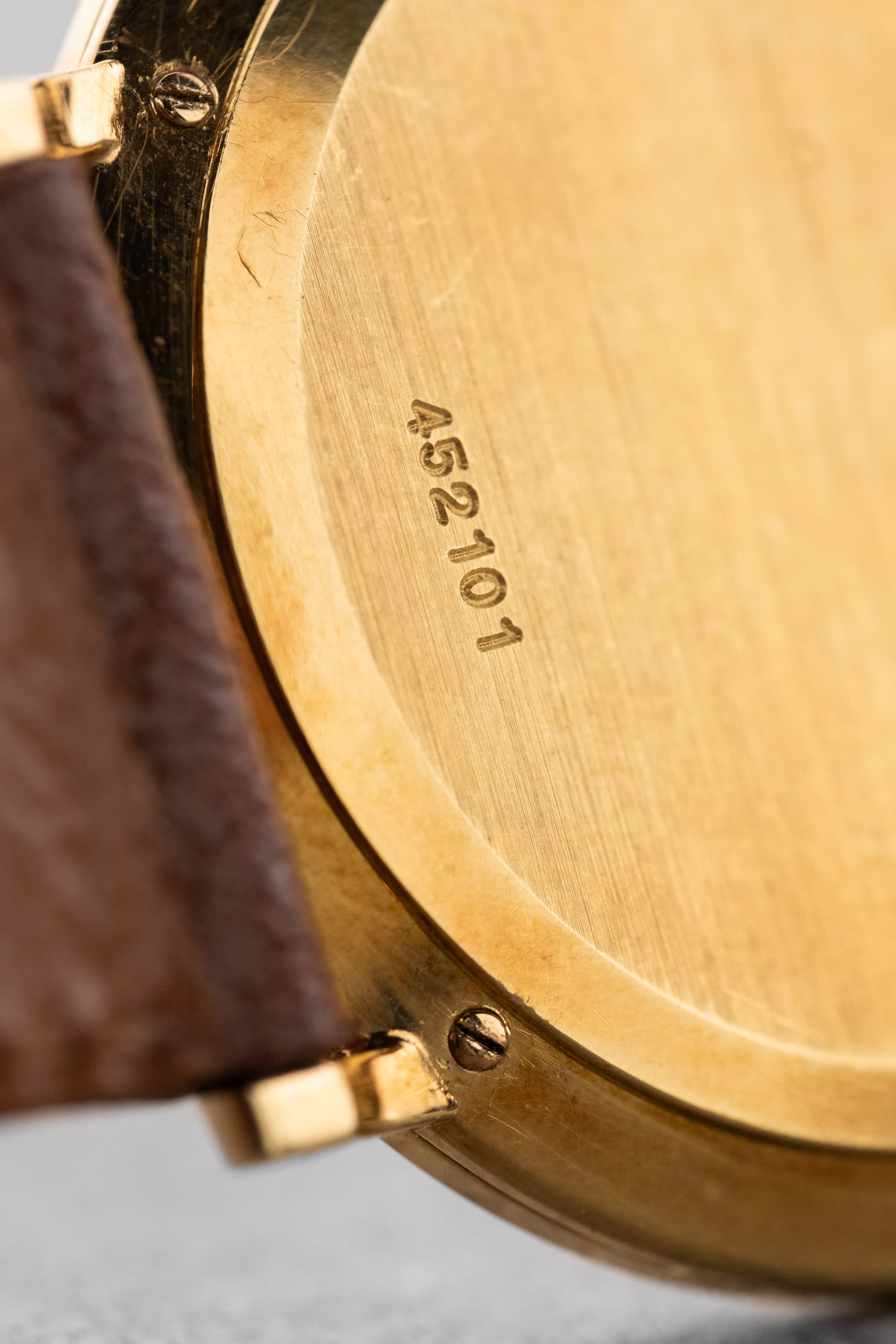 FDV3-OC Vacheron Constantin Automatique Extra-Plate « Patrimony/Calatrava » réf. 7409 en or jaune, circa 1970 – N.O.S. - Lugs - Serial