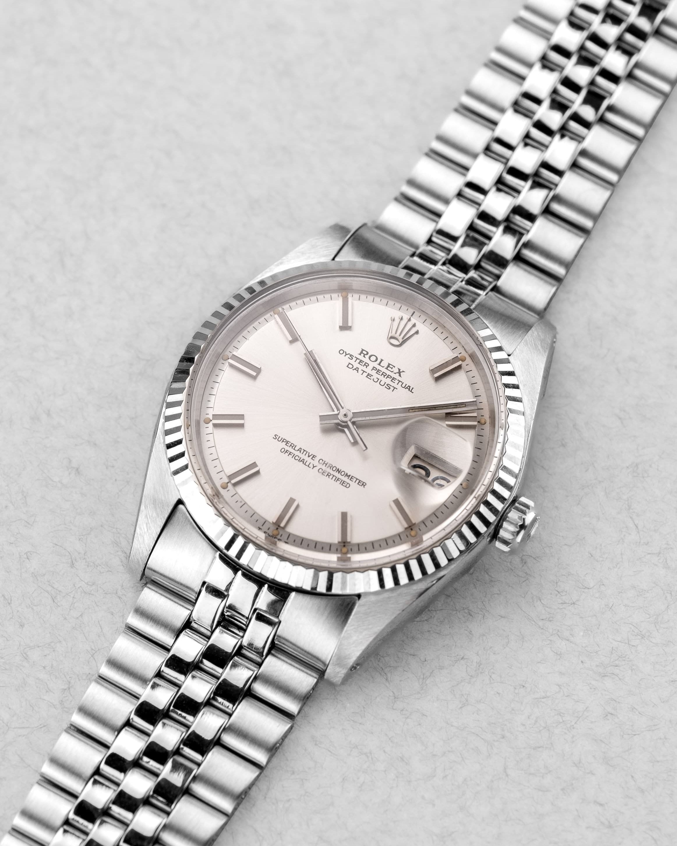 FJGH Rolex Datejust réf. 1601 en acier de 1970 – Cadran « Silver Wide Boy » - Three Quarters