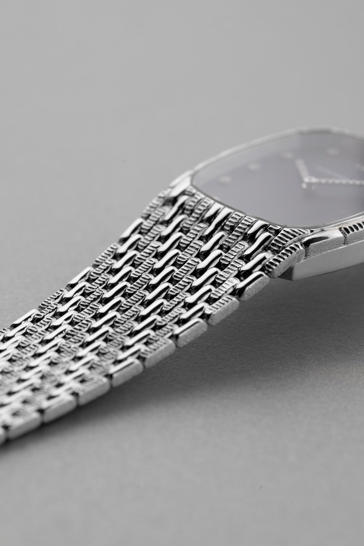 FKRS Audemars Piguet « Mini Cobra » réf. 14585BC en or blanc et diamants, circa 1991 - Feature