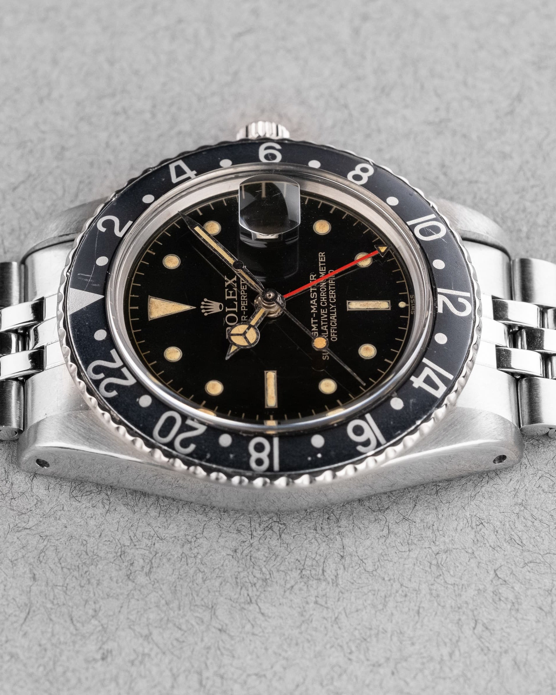 FXBP Rolex GMT-Master 1675 Gilt PCG/Cornino Exclamation Point Chapter Ring de 1963 - Left side