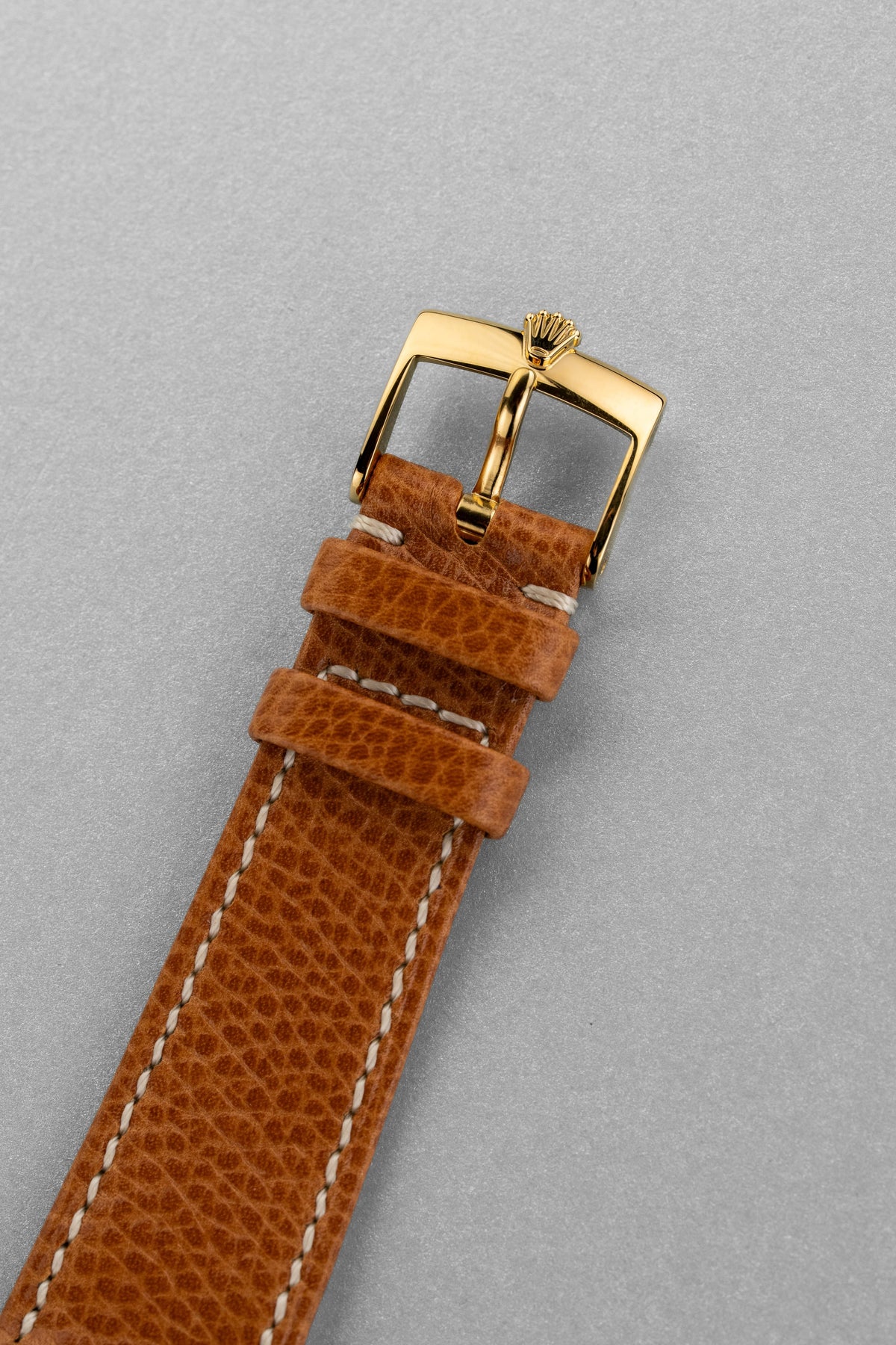 G24K Superbe Rolex Day-Date réf. 18038 de 1978 en or jaune - Buckle Outside