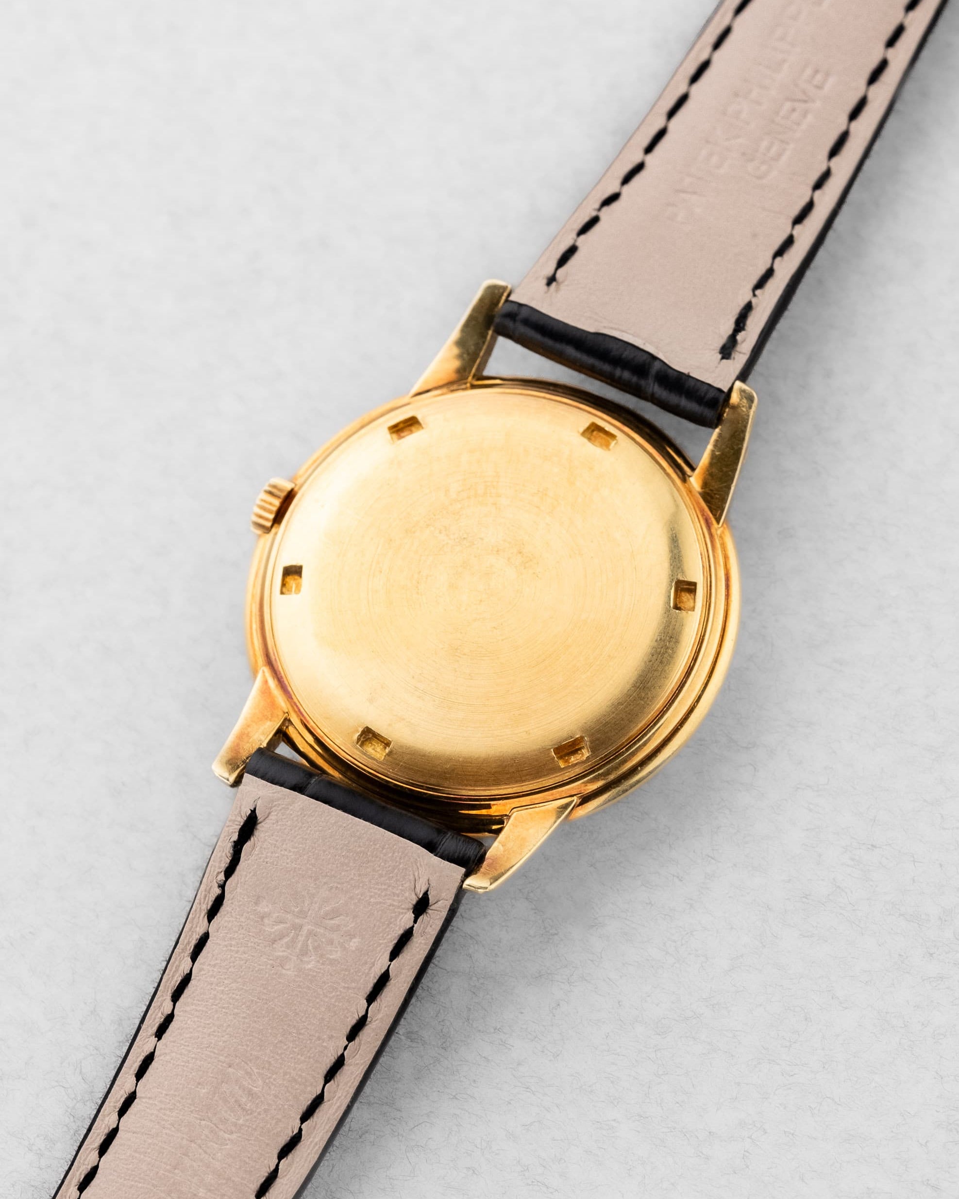 GLPG Rare et superbe Patek Philippe Calatrava réf. 2525-1 en or jaune, vendue par Guillermin à Paris – Remarquablement préservée - Back