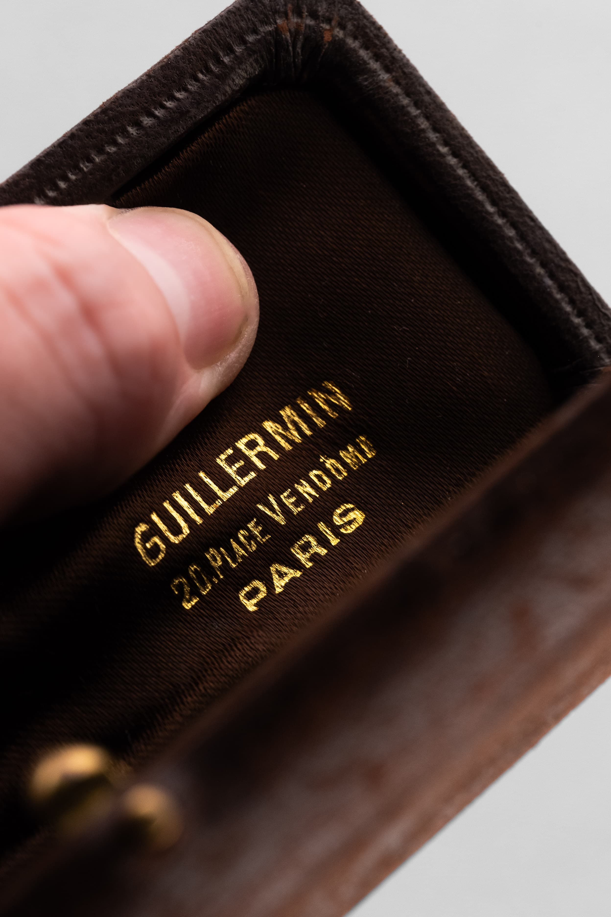 GLPG 罕有出色的 Patek Philippe Calatrava 型號 2525-1 黃金腕錶,由巴黎 Guillermin 售出——保存非凡 - 錶盒