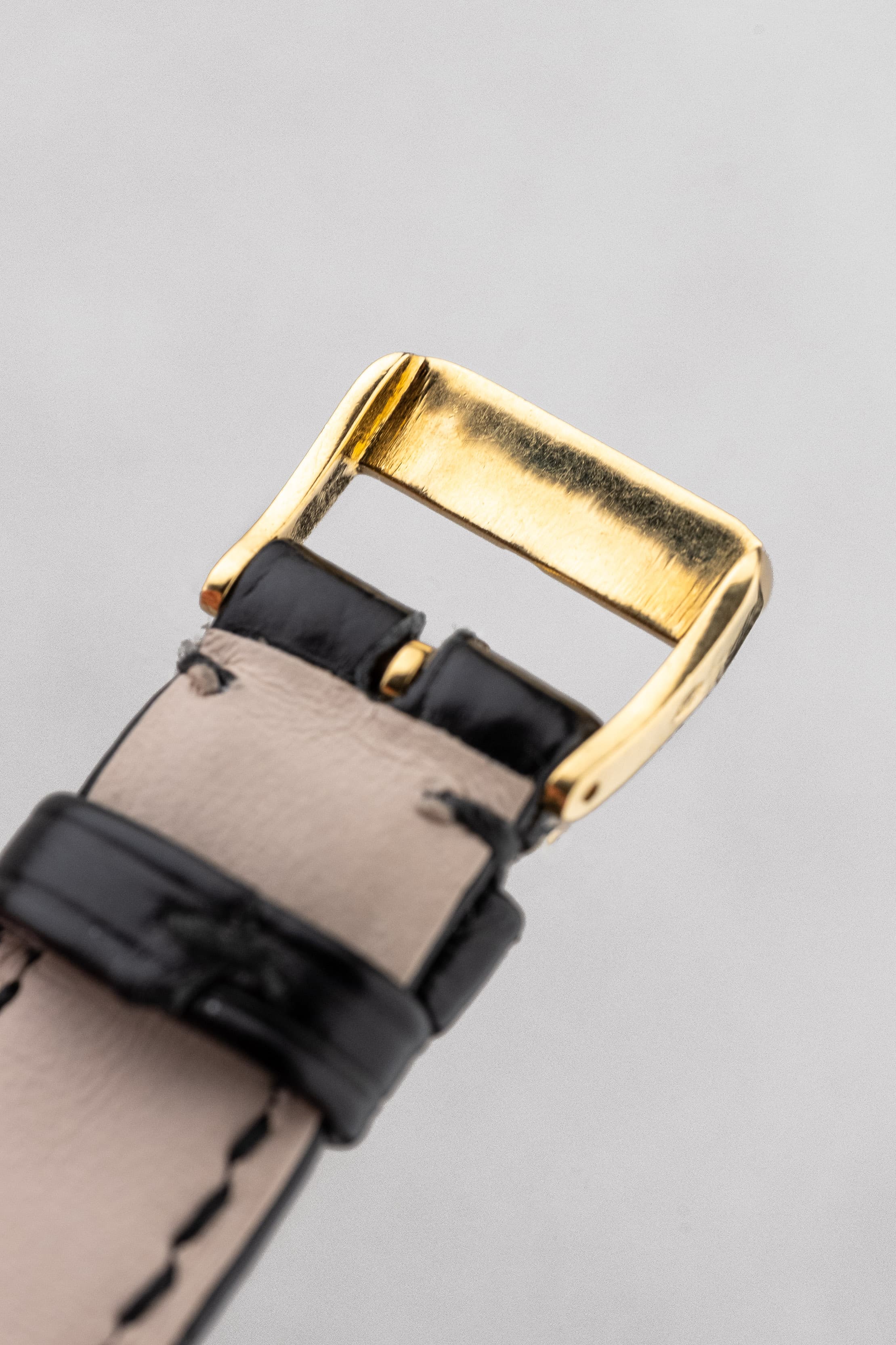 GLPG 罕有出色的 Patek Philippe Calatrava 型號 2525-1 黃金腕錶,由巴黎 Guillermin 售出——保存非凡 - 錶扣內側