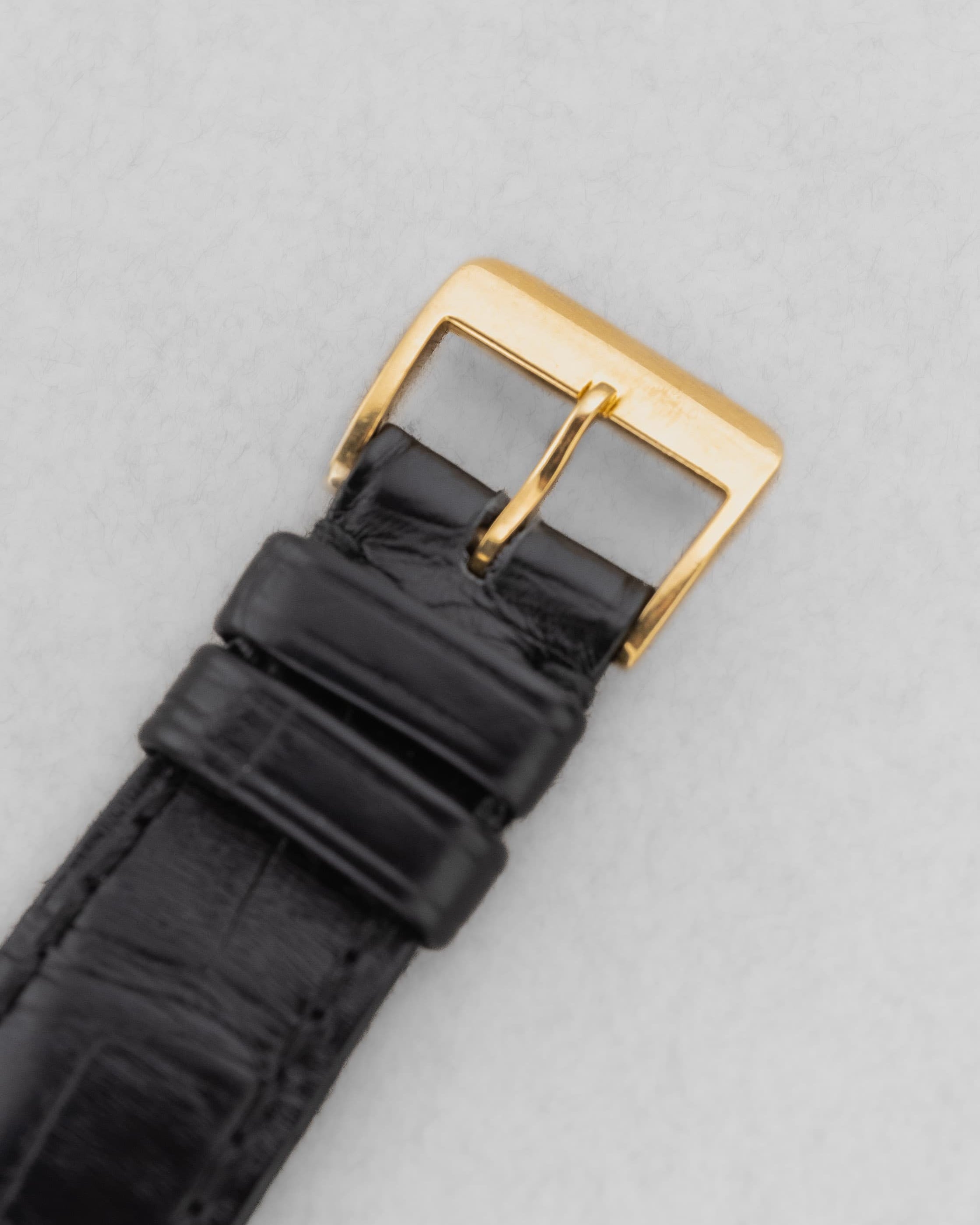 GLPG Rare et superbe Patek Philippe Calatrava réf. 2525-1 en or jaune, vendue par Guillermin à Paris – Remarquablement préservée - Buckle Outside