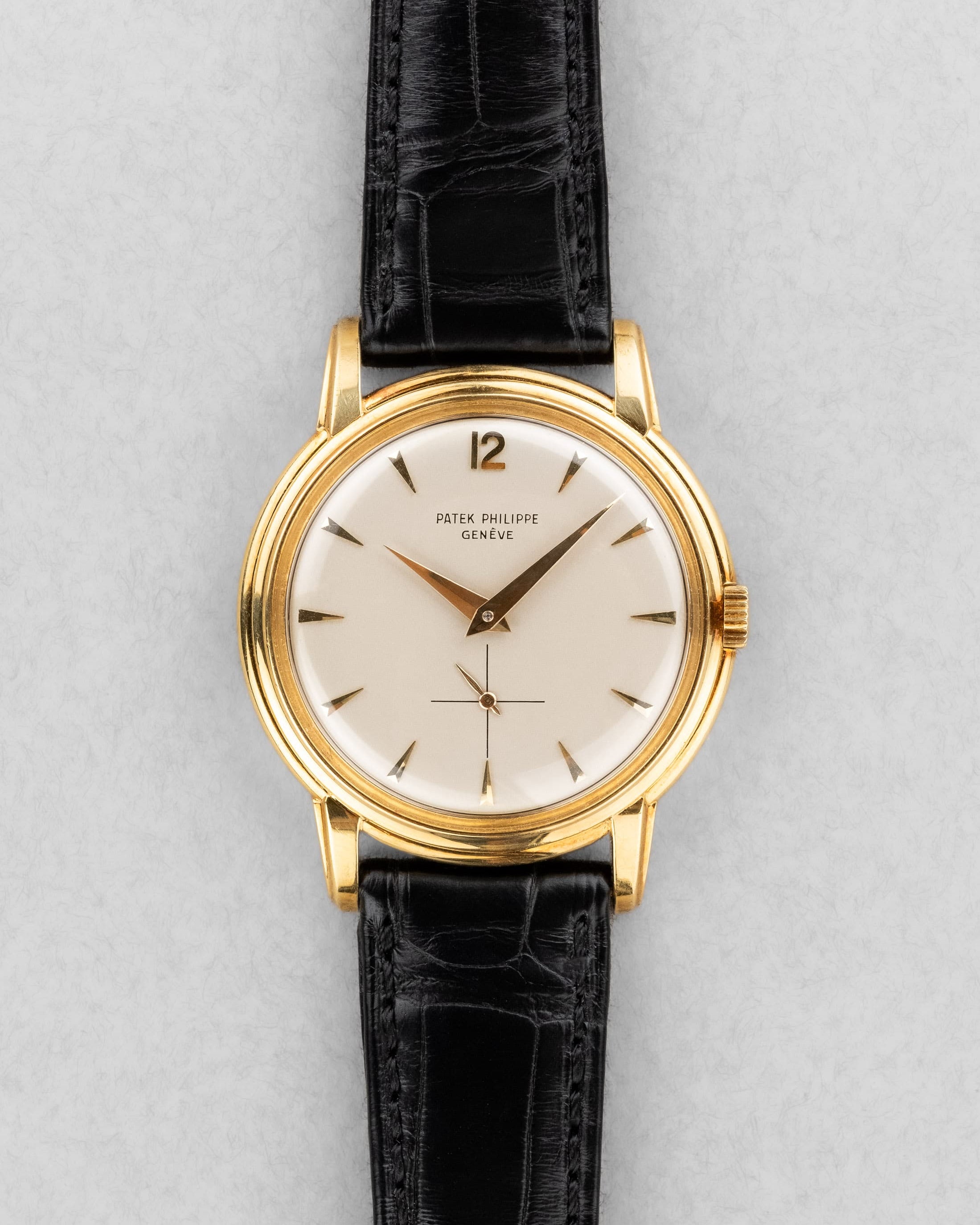 GLPG Rare et superbe Patek Philippe Calatrava réf. 2525-1 en or jaune, vendue par Guillermin à Paris – Remarquablement préservée - Front