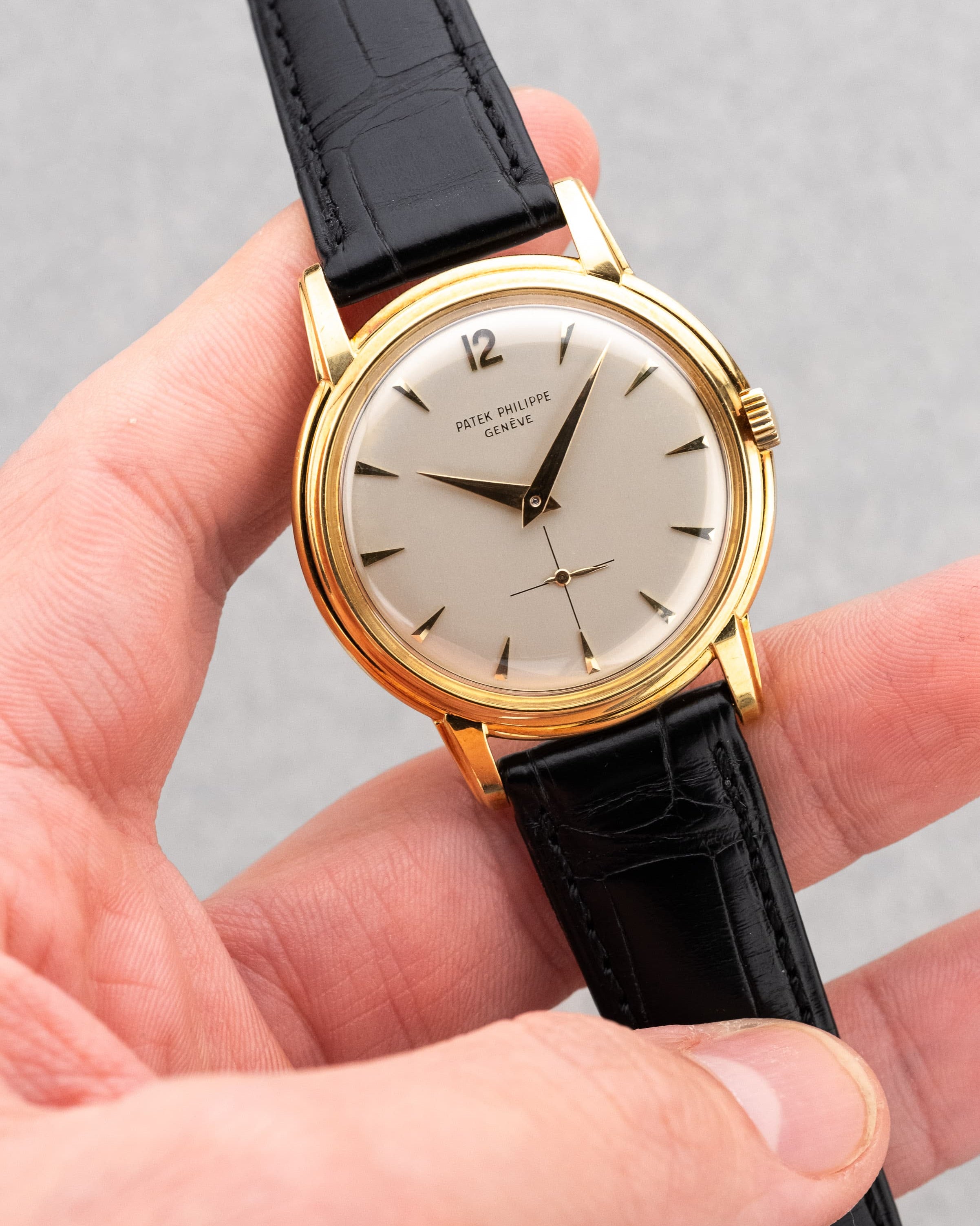 GLPG Rare et superbe Patek Philippe Calatrava réf. 2525-1 en or jaune, vendue par Guillermin à Paris – Remarquablement préservée - Lifestyle