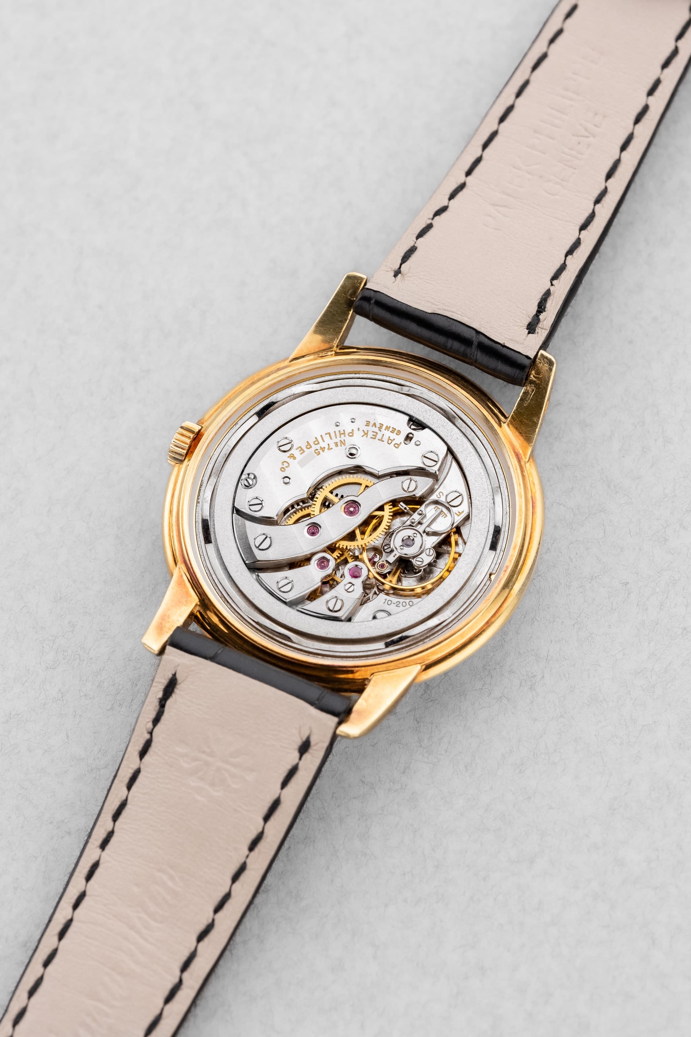GLPG 罕有出色的 Patek Philippe Calatrava 型號 2525-1 黃金腕錶,由巴黎 Guillermin 售出——保存非凡 - 機芯