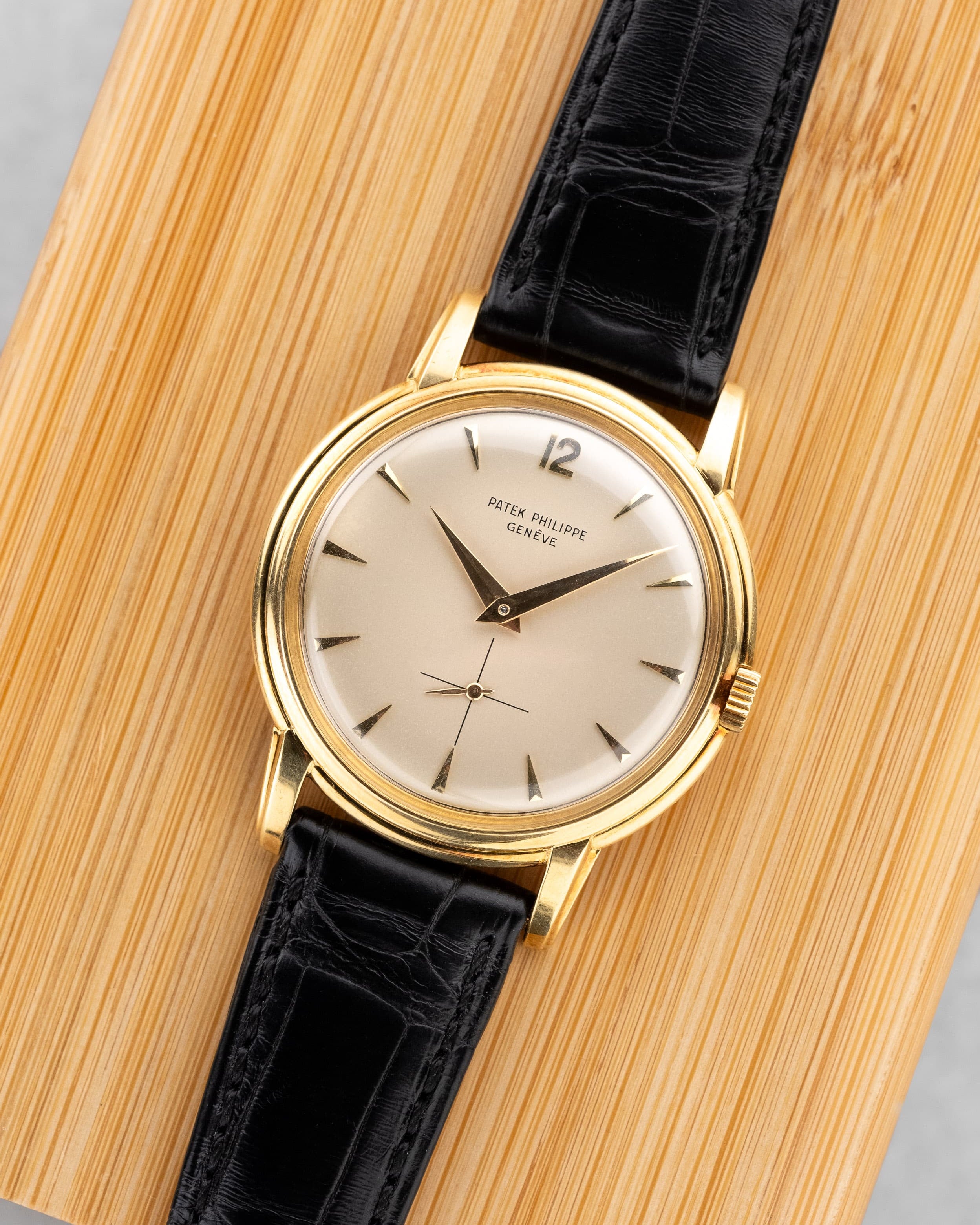 GLPG Rare et superbe Patek Philippe Calatrava réf. 2525-1 en or jaune, vendue par Guillermin à Paris – Remarquablement préservée - Overview