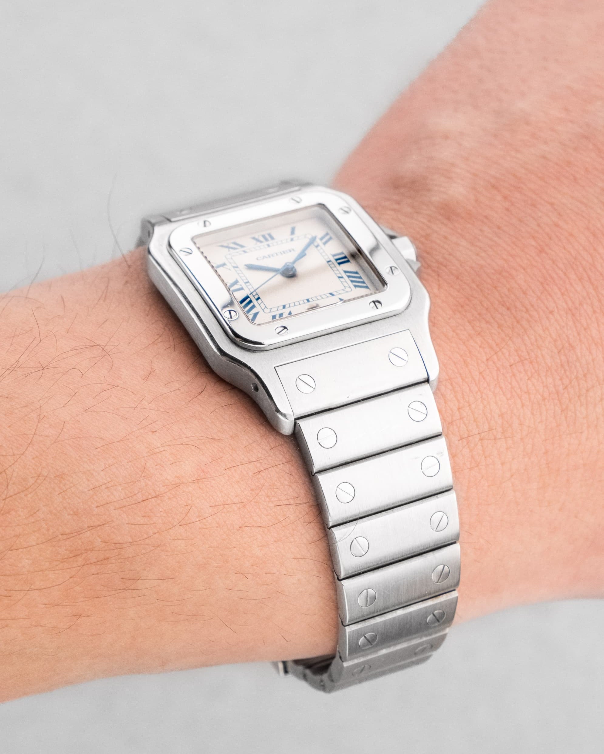 GQWD Cartier Santos Galbée réf. 1564 en acier, circa 2000 - Wristshot