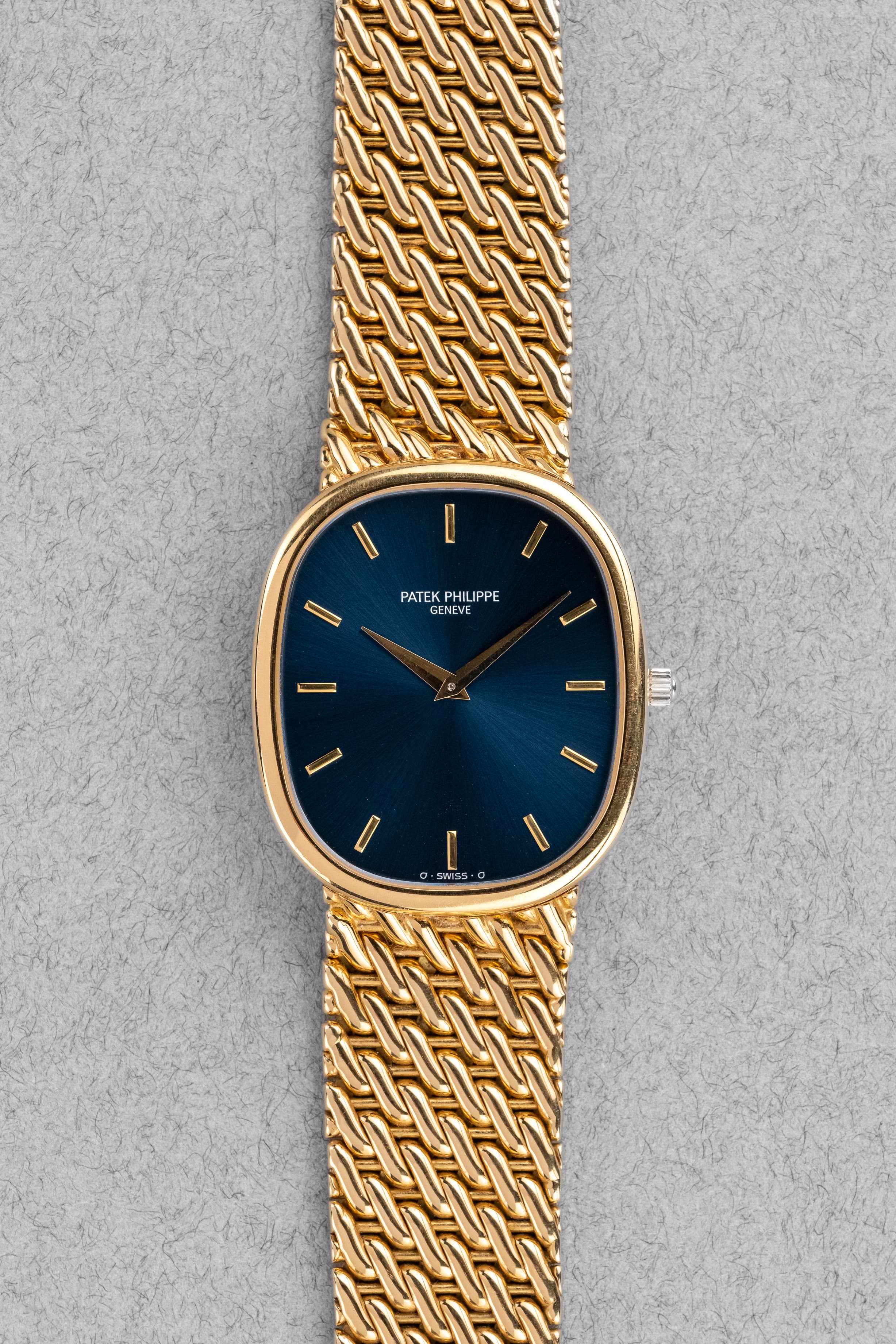 GYFJ Patek Philippe 3738/117 Ellipse d'Or « Jumbo » Automatique Sigma, Cal. 240 Micro-Rotor - Front