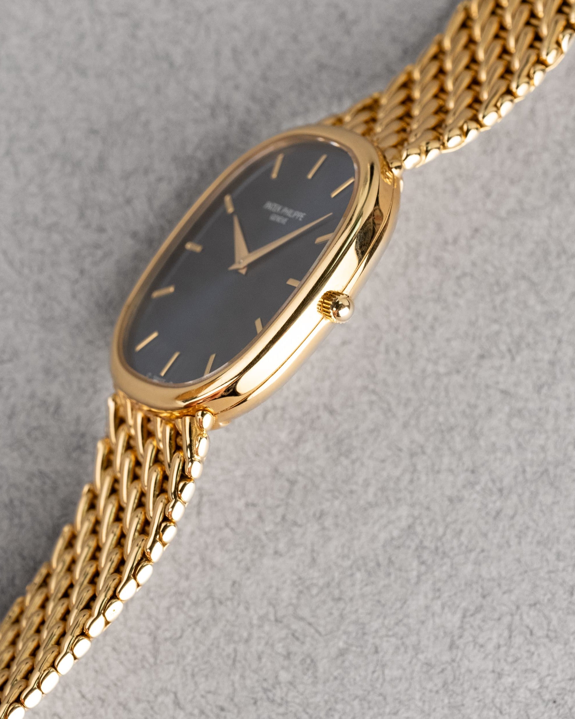 GYFJ Patek Philippe 3738/117 Ellipse d'Or « Jumbo » Automatique Sigma, Cal. 240 Micro-Rotor - Right side