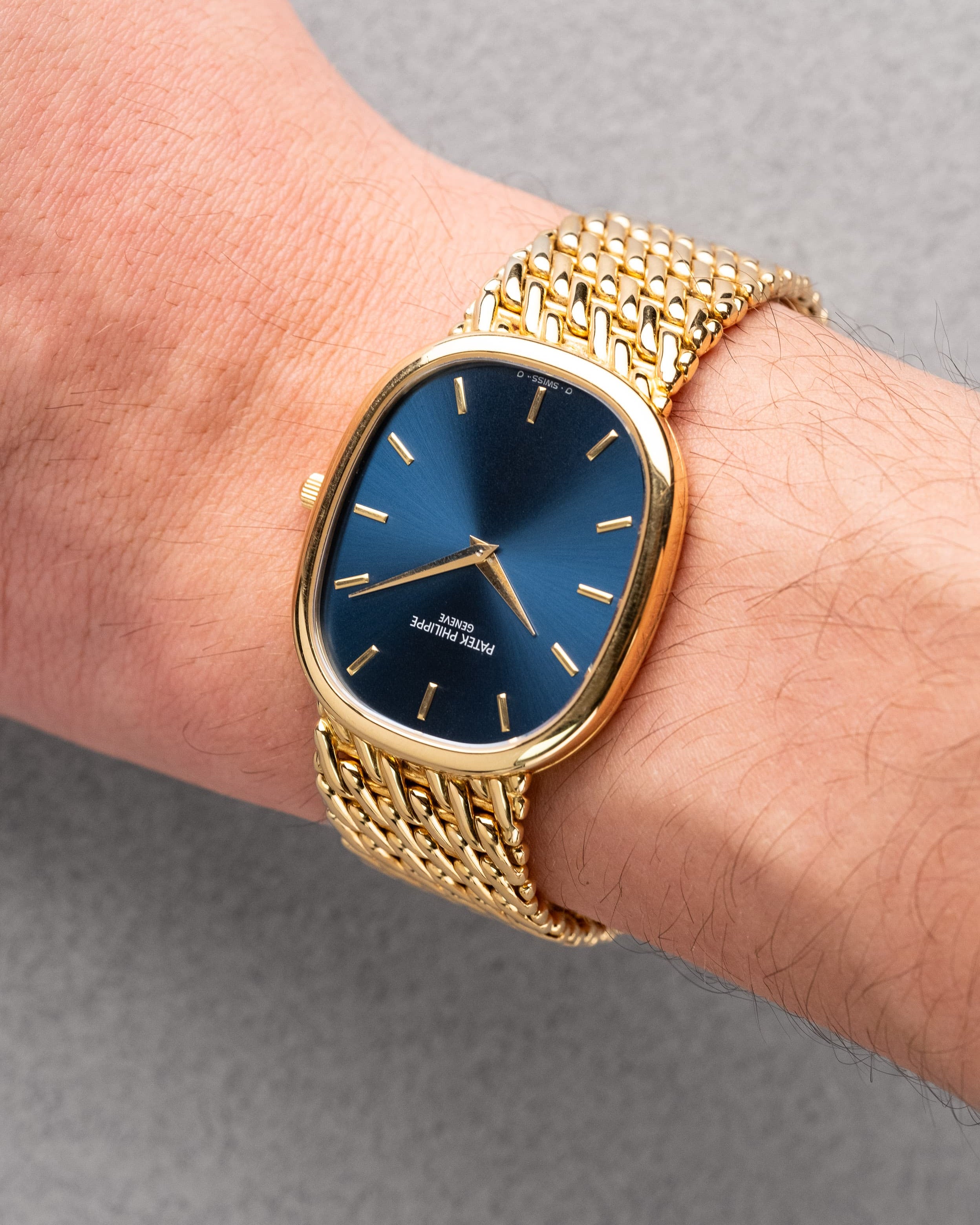 GYFJ Patek Philippe 3738/117 Ellipse d'Or « Jumbo » Automatique Sigma, Cal. 240 Micro-Rotor - Wristshot