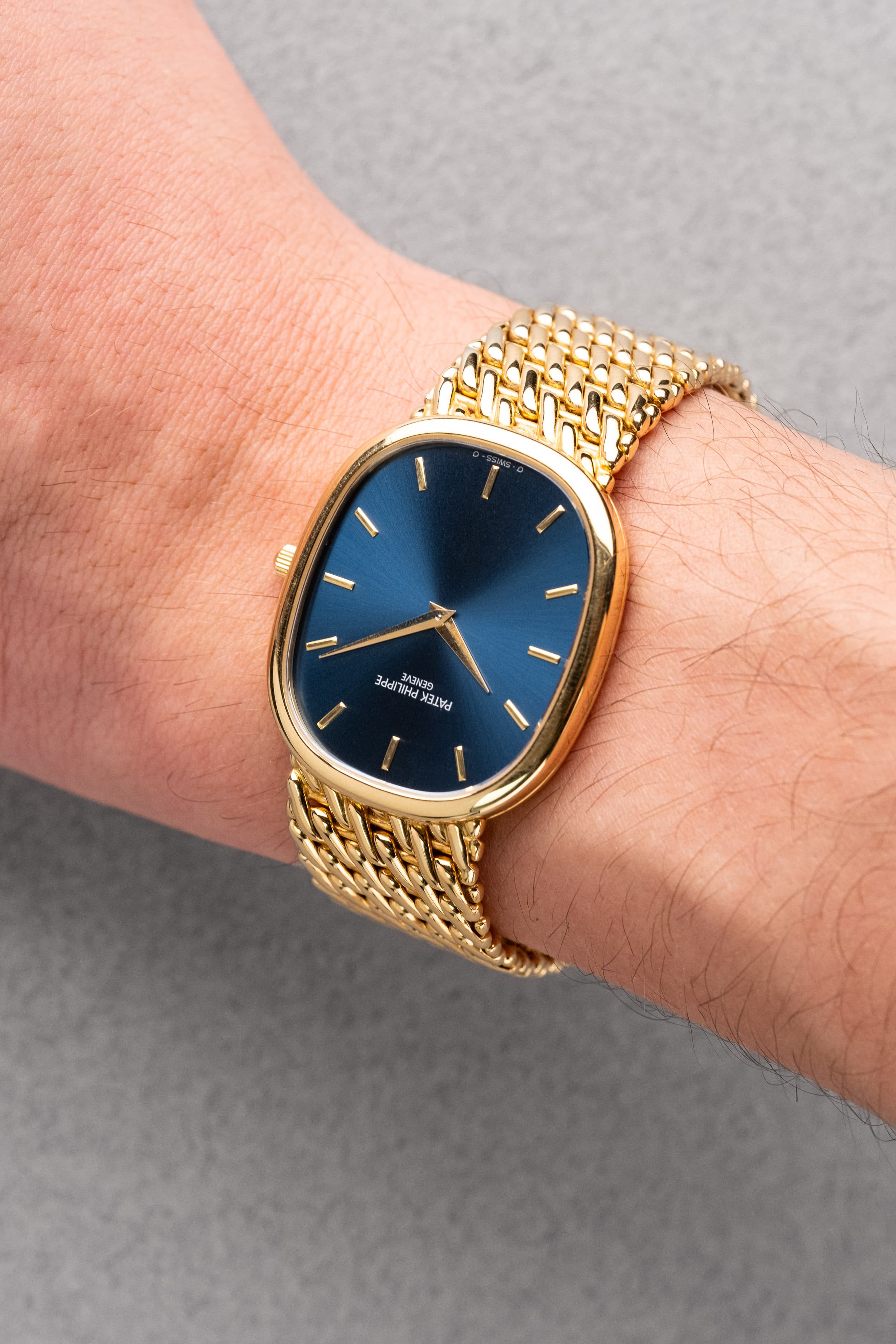 GYFJ Patek Philippe 3738/117 Ellipse d'Or « Jumbo » Automatique Sigma, Cal. 240 Micro-Rotor - Wristshot