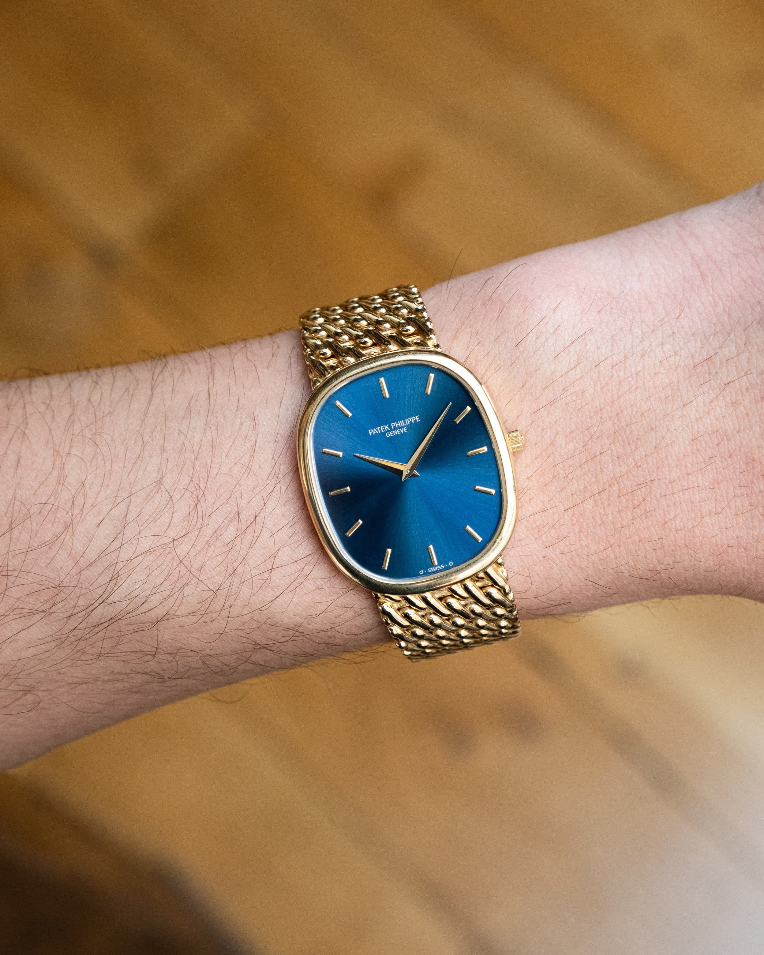 GYFJ Patek Philippe 3738/117 Ellipse d'Or « Jumbo » Automatique Sigma, Cal. 240 Micro-Rotor - Wristshot