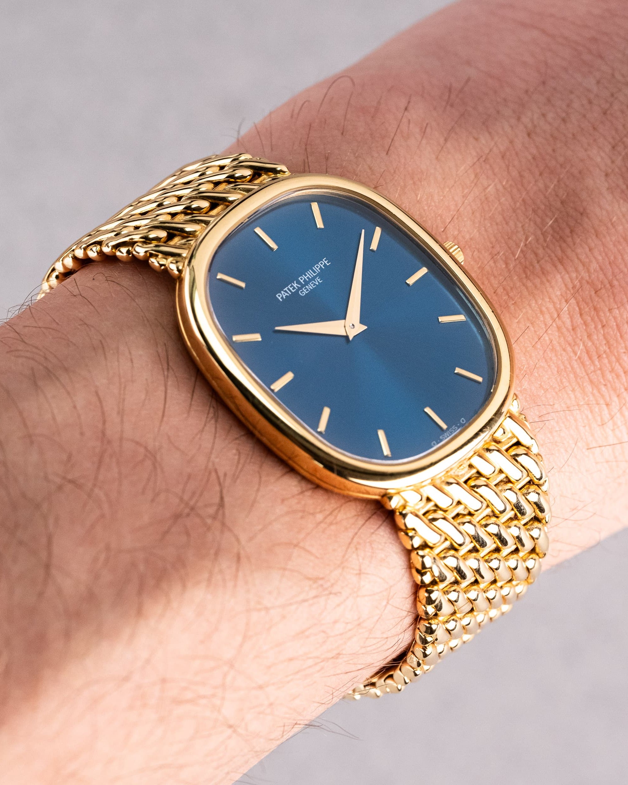 GYFJ Patek Philippe 3738/117 Ellipse d'Or « Jumbo » Automatique Sigma, Cal. 240 Micro-Rotor - Wristshot