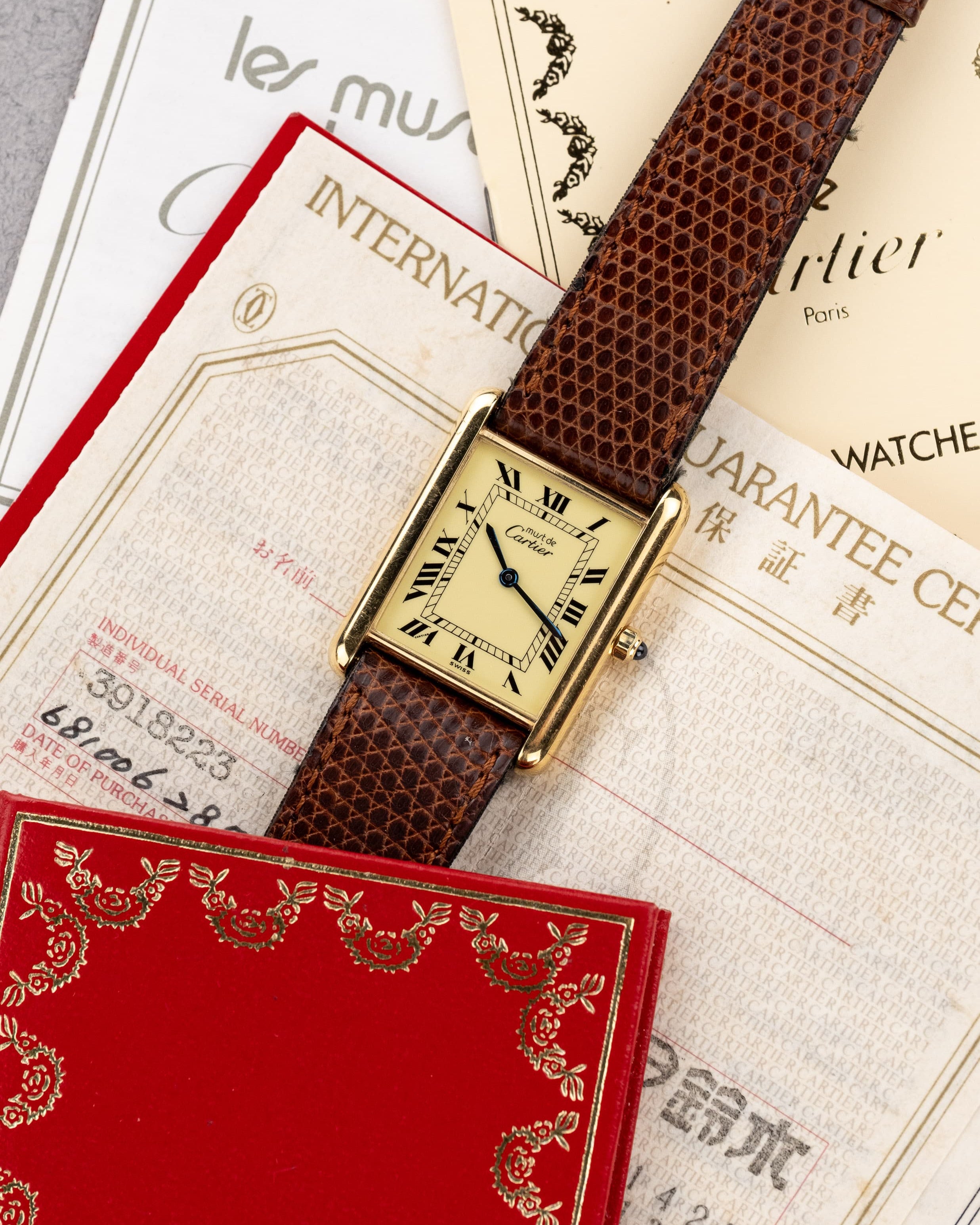 HHLV Cartier Tank Must Grande Taille « Ivory Roman » – Full Set - Lifestyle