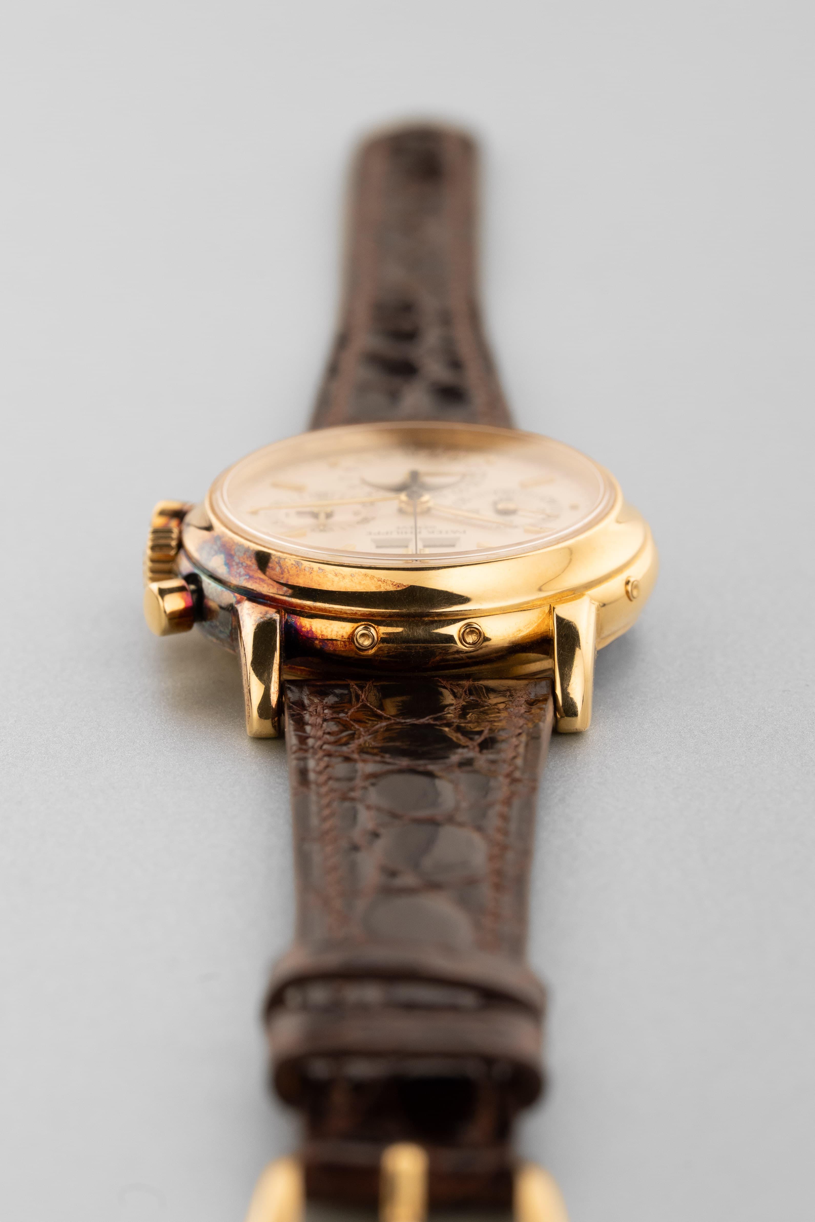 HMU5 Patek Philippe ref. 3970 استثنائي تقويم دائم كرونوغراف من الذهب الأصفر صنع عام 1988 – «Very Early Second Series» مع Full Set - تفصيل