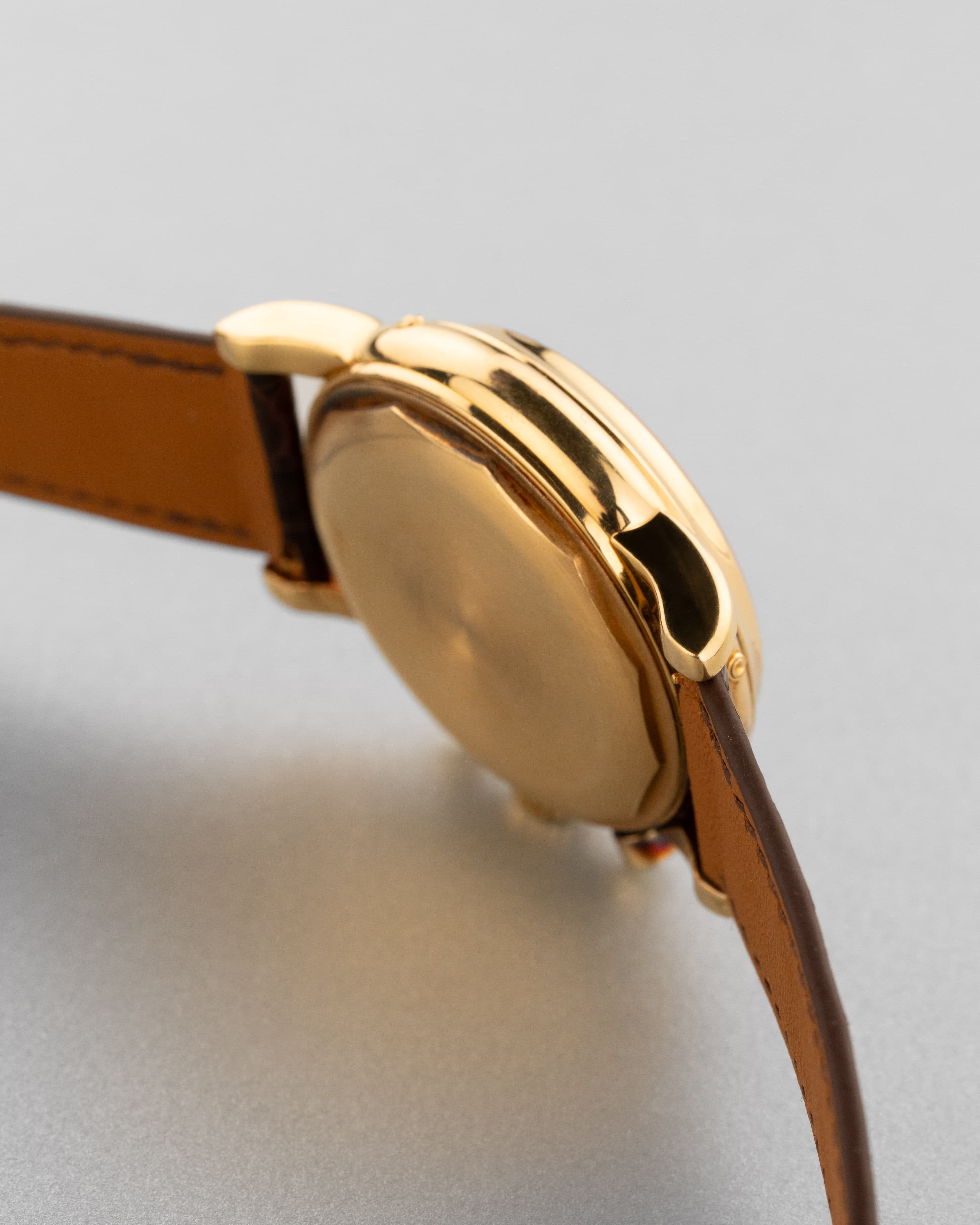 HMU5 Exceptionnel Patek Philippe réf. 3970 – « Very Early Second Series » + Full Set - Left side