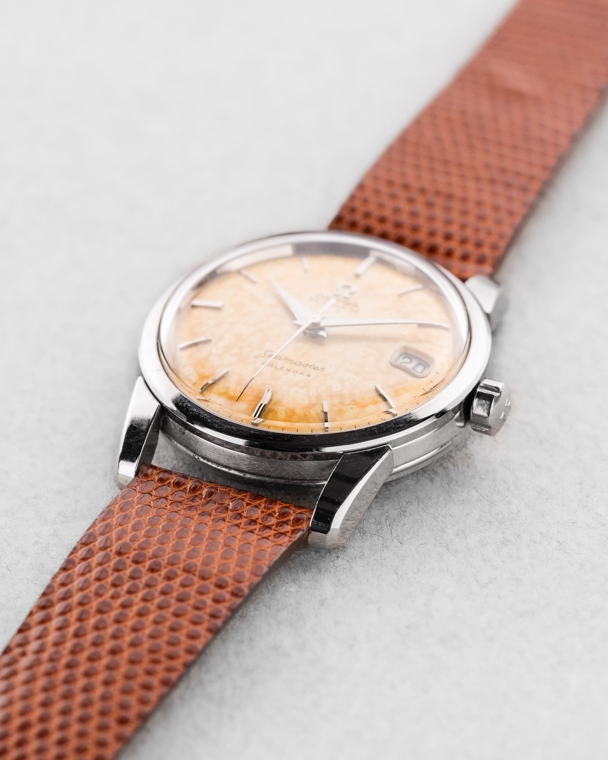 HZ2U Omega Seamaster Calendar réf. 2849-5 SC de 1958 – Cadran Tropical - Feature